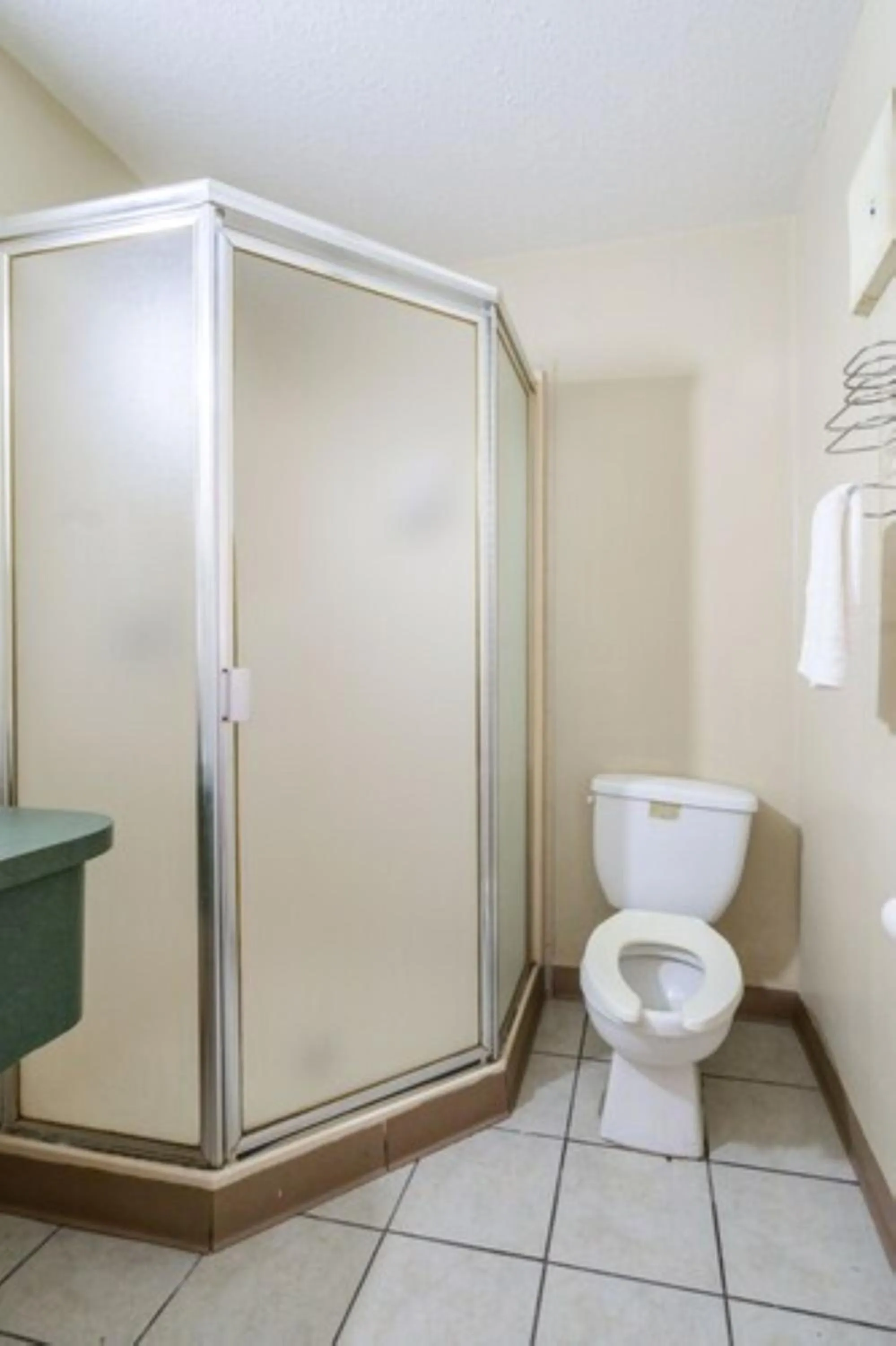 Bathroom in OYO Hotel Shreveport Airport North