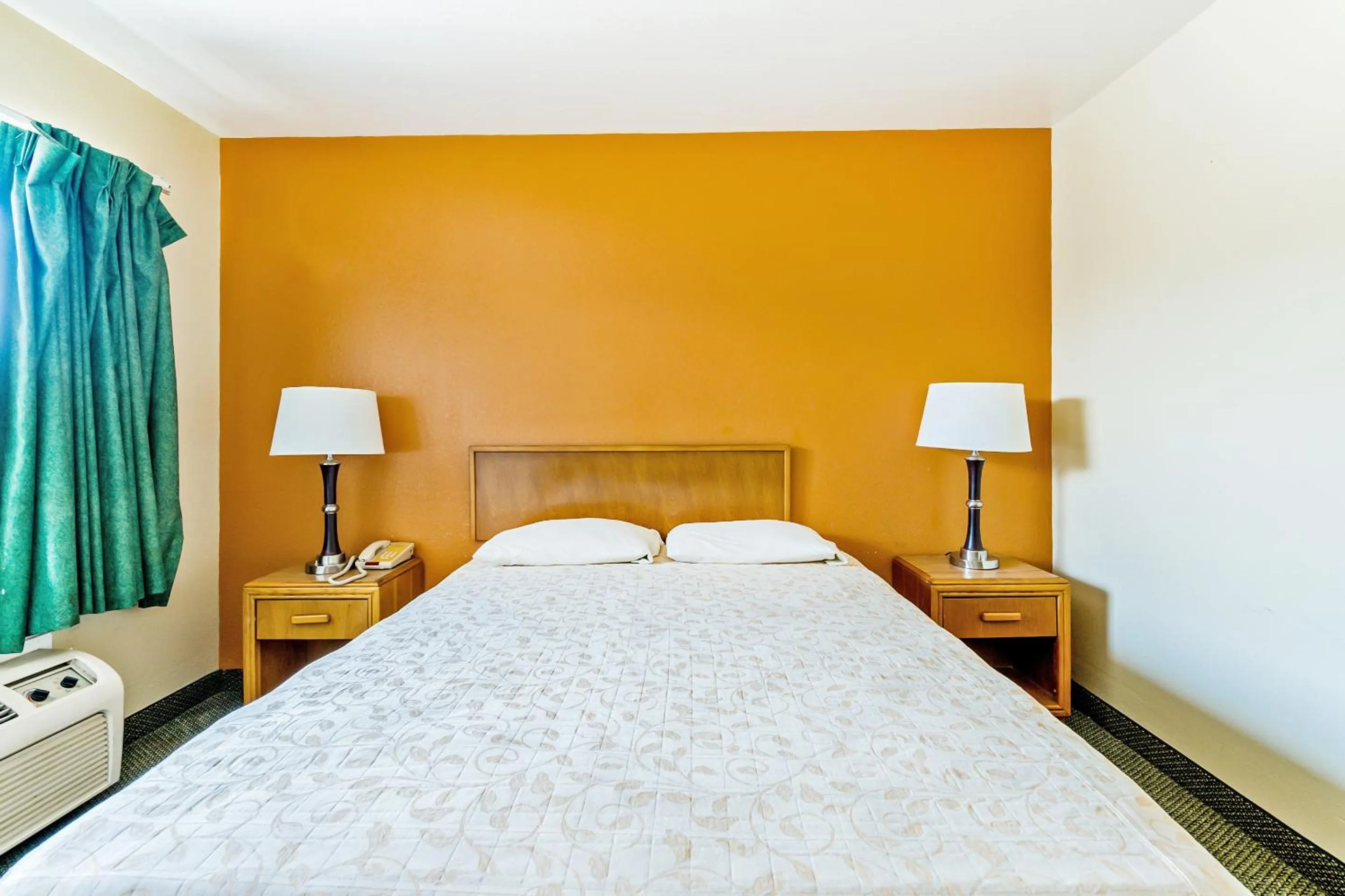 Bedroom, Bed in OYO Hotel Shreveport Airport North