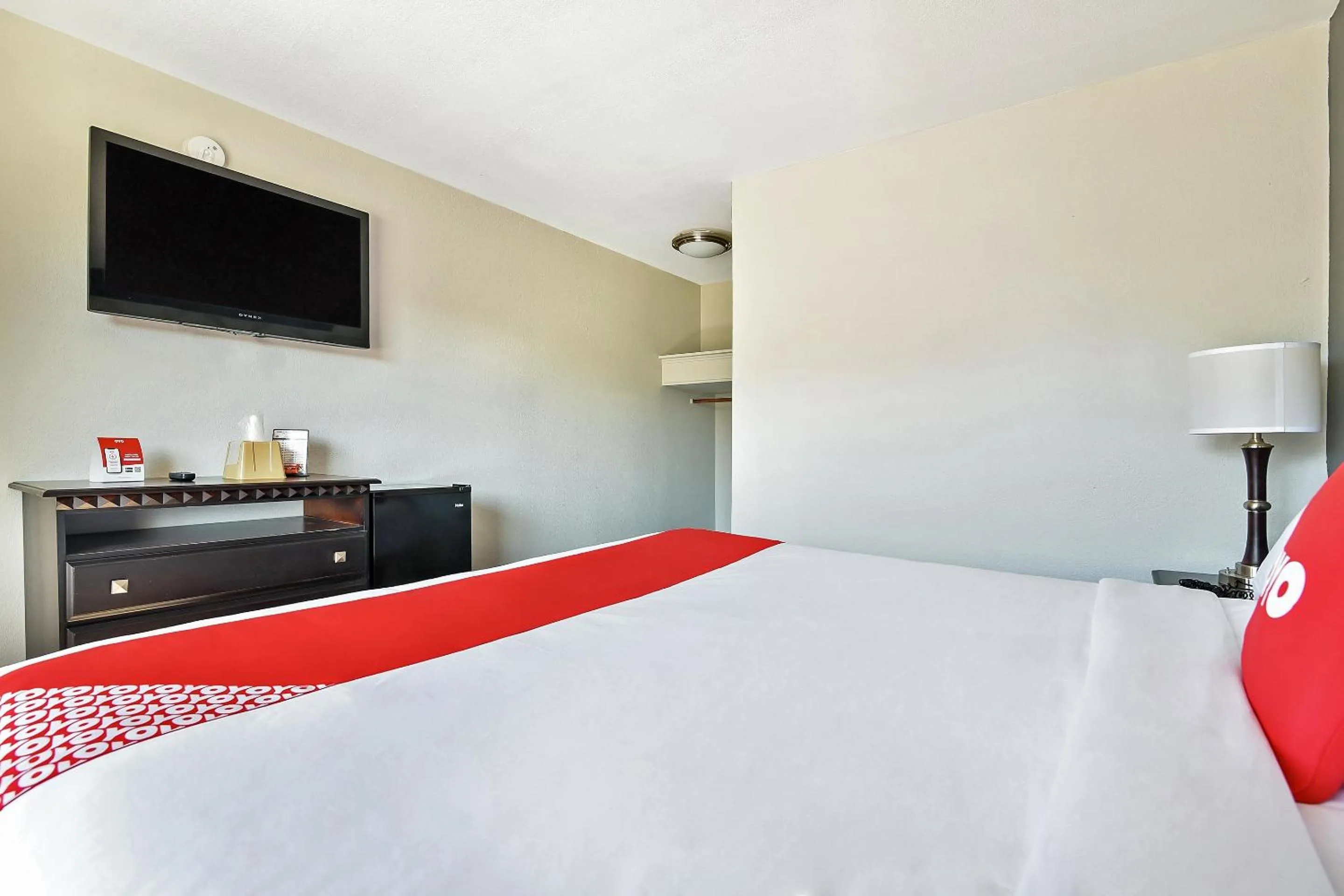 Bedroom, Bed in OYO Hotel Shreveport Airport North