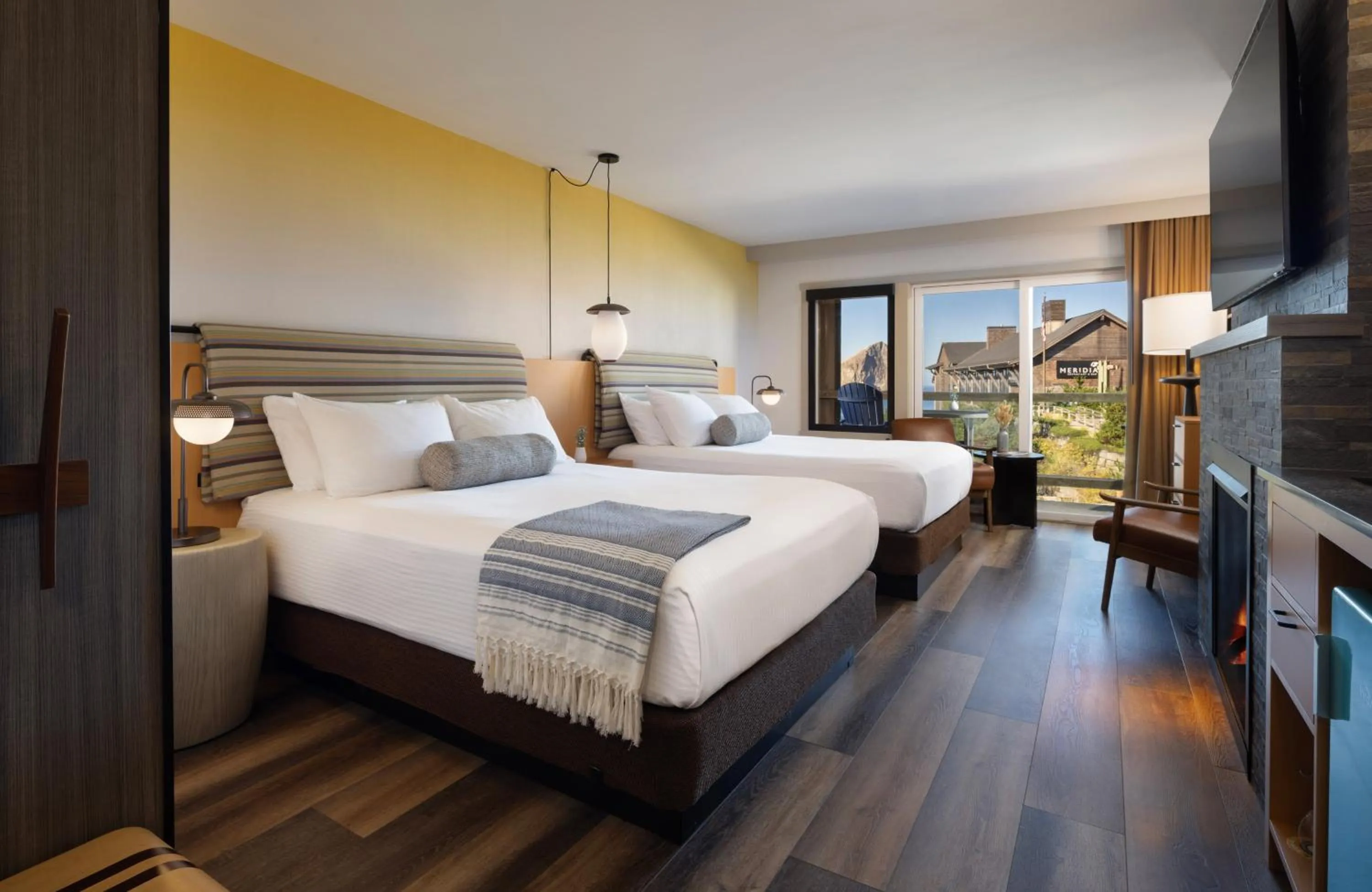 Bed in Inn at Cape Kiwanda