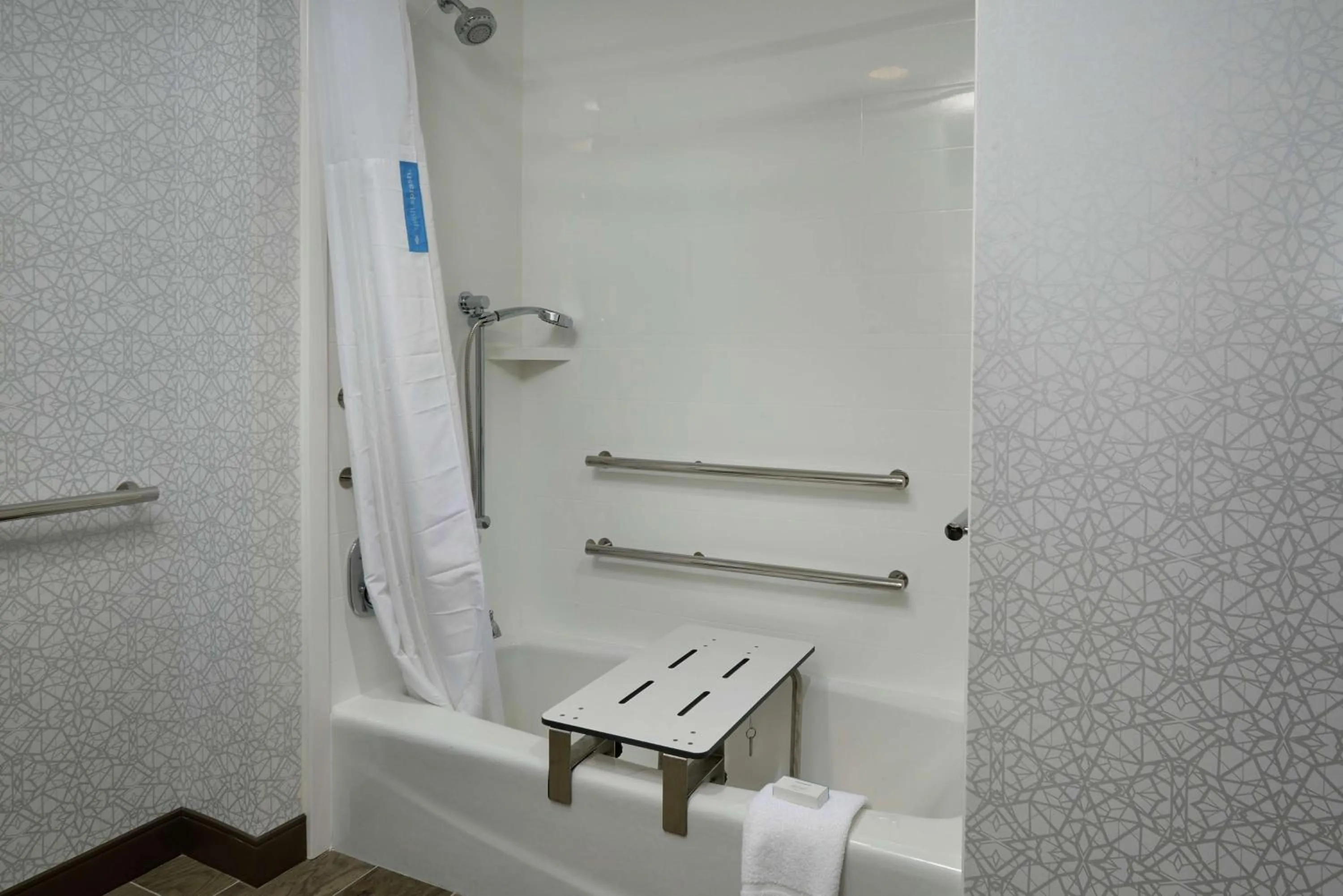 Bathroom in Hampton Inn Burley