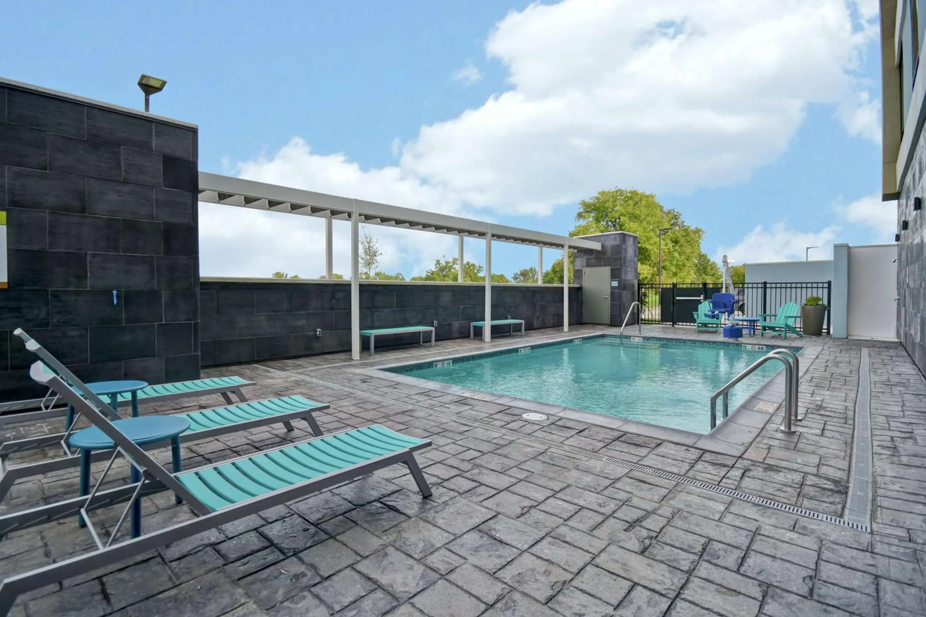 Pool view in Home2 Suites By Hilton Shreveport