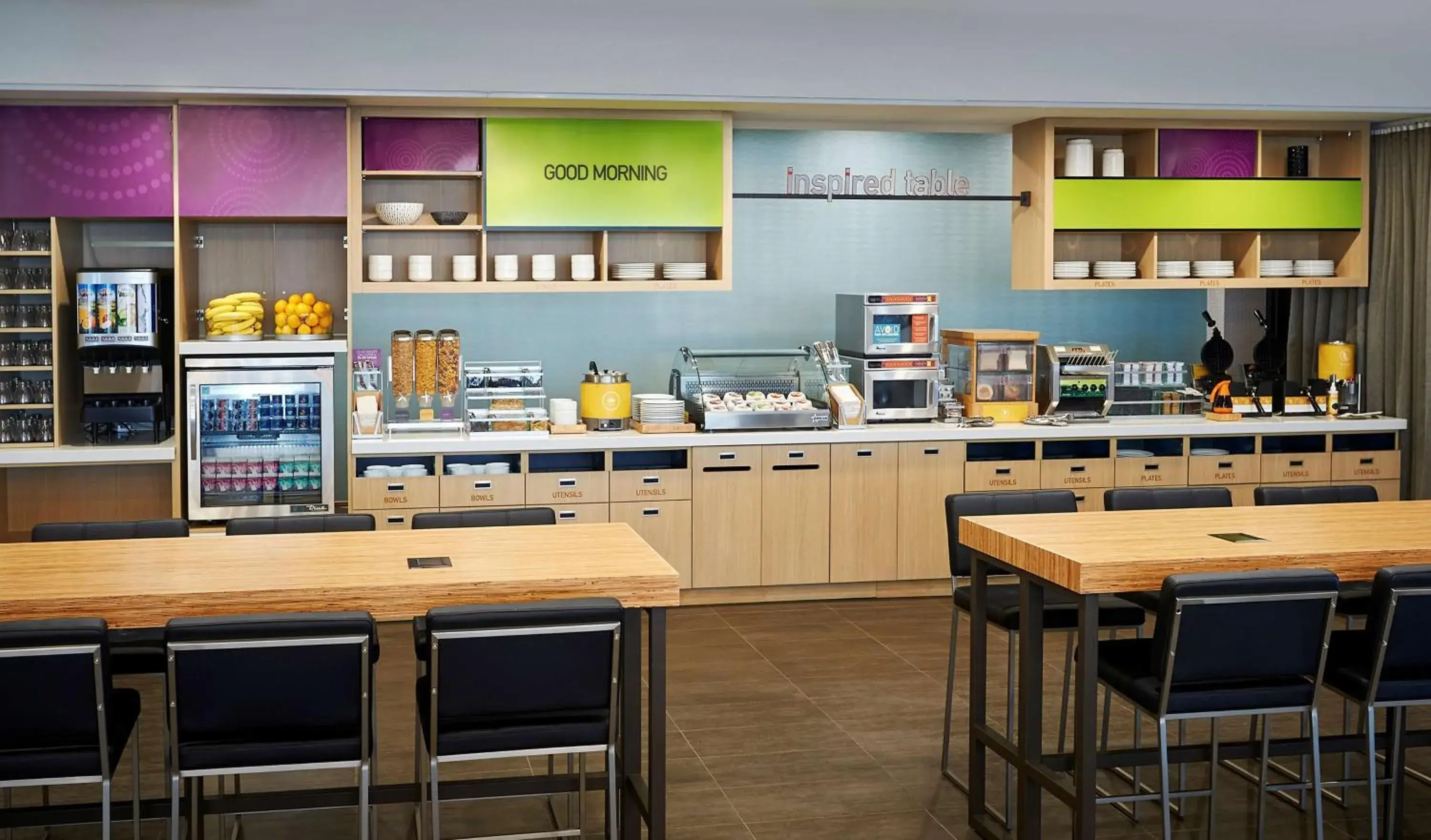 Breakfast in Home2 Suites By Hilton Brantford Breakfast in Home2 Suites By Hilton Brantford