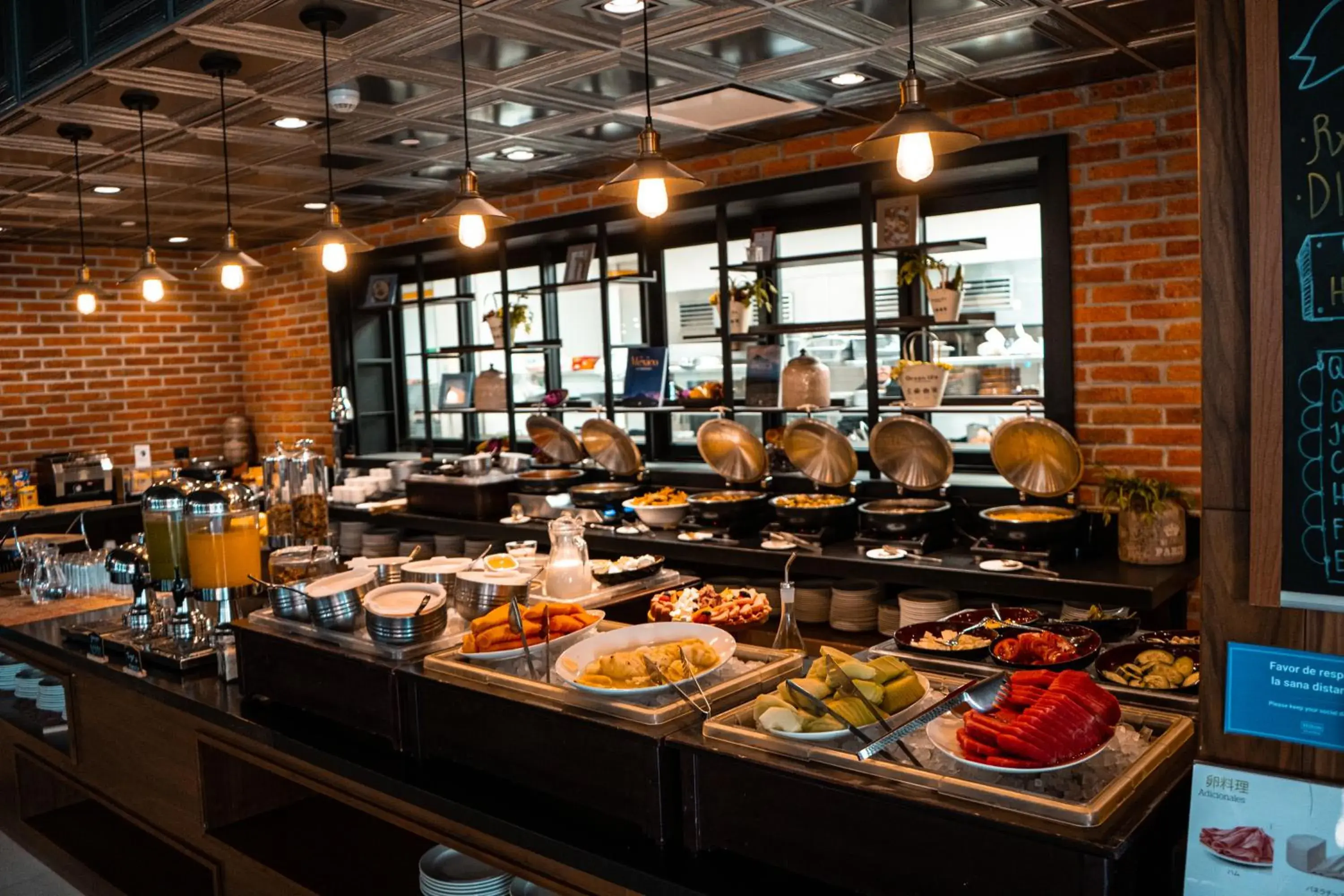 Restaurant/places to eat in Doubletree By Hilton Celaya Restaurant/places to eat in Doubletree By Hilton Celaya