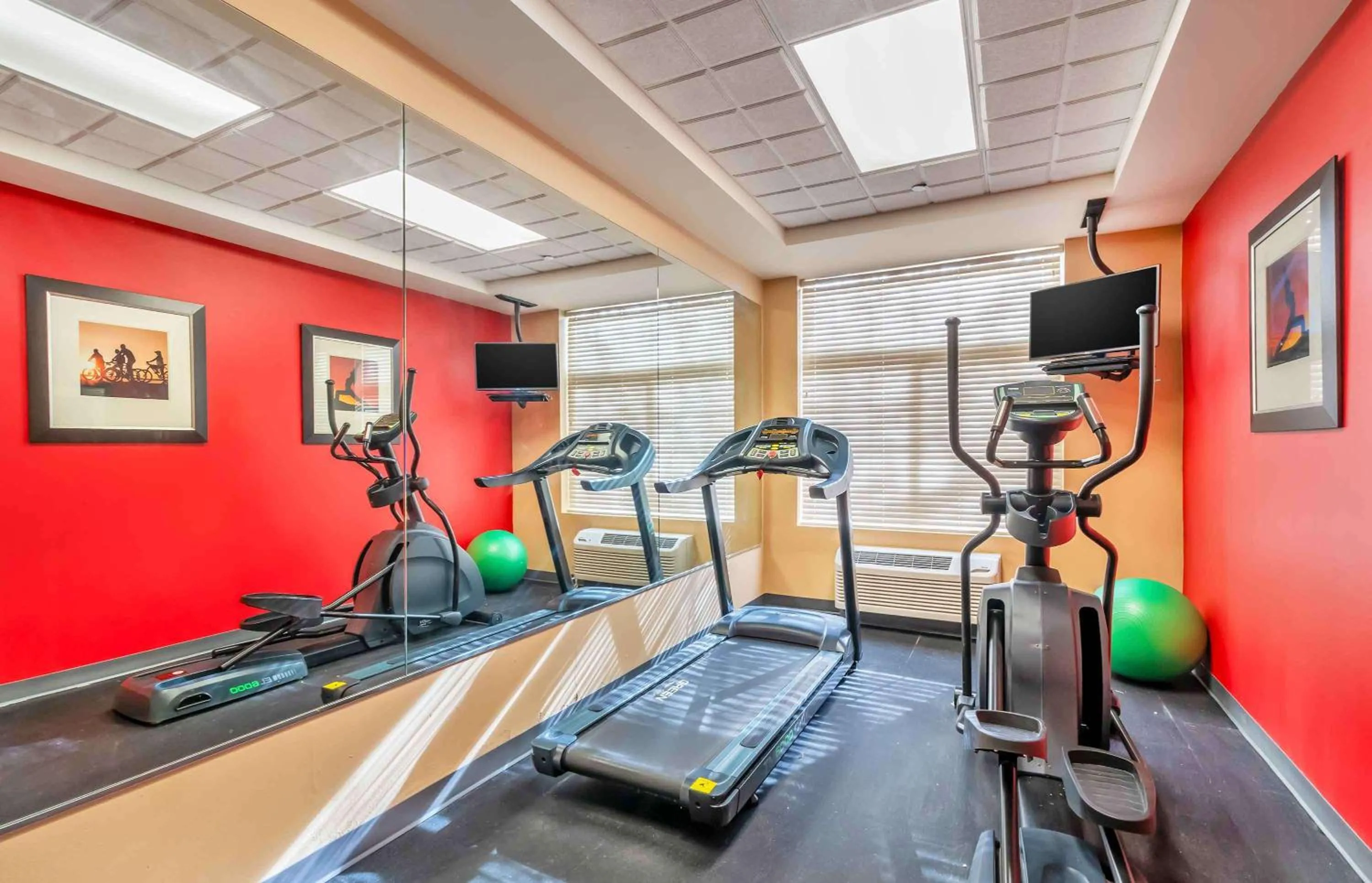 Fitness centre/facilities in Extended Stay America Suites - Chesapeake - Greenbrier Circle