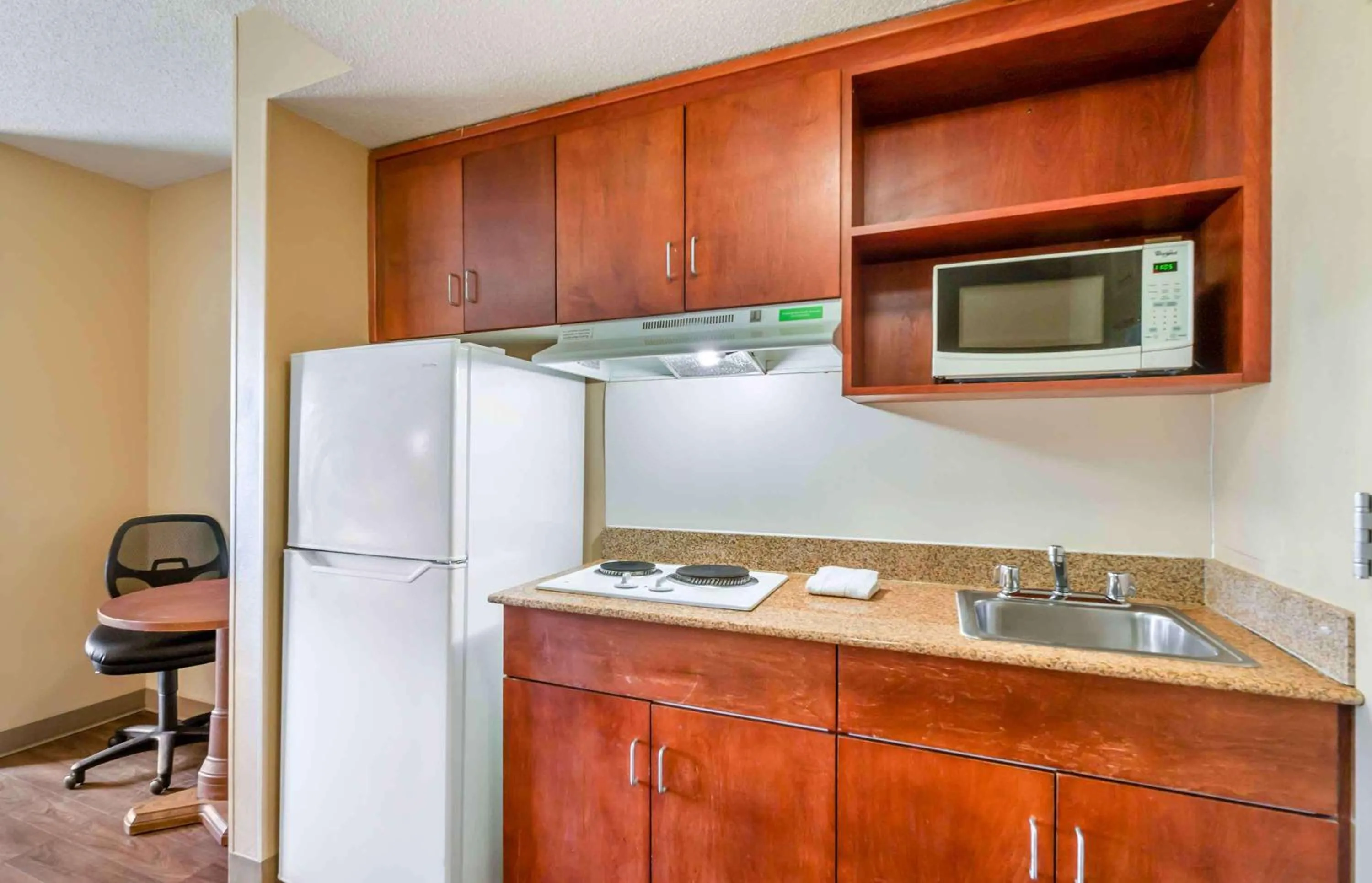 Bedroom in Extended Stay America Suites - Chesapeake - Greenbrier Circle