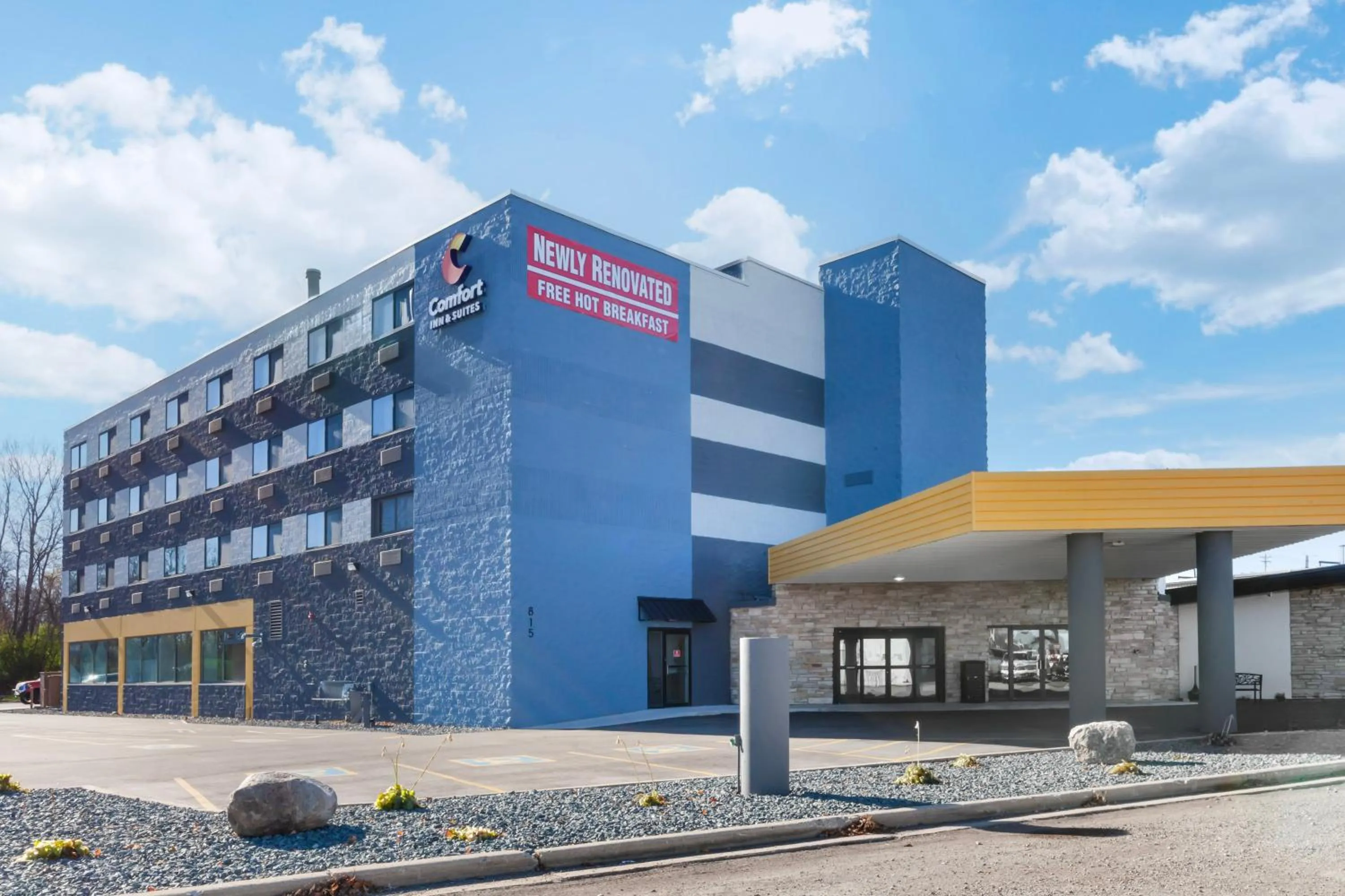 Property building in Comfort Inn & Suites