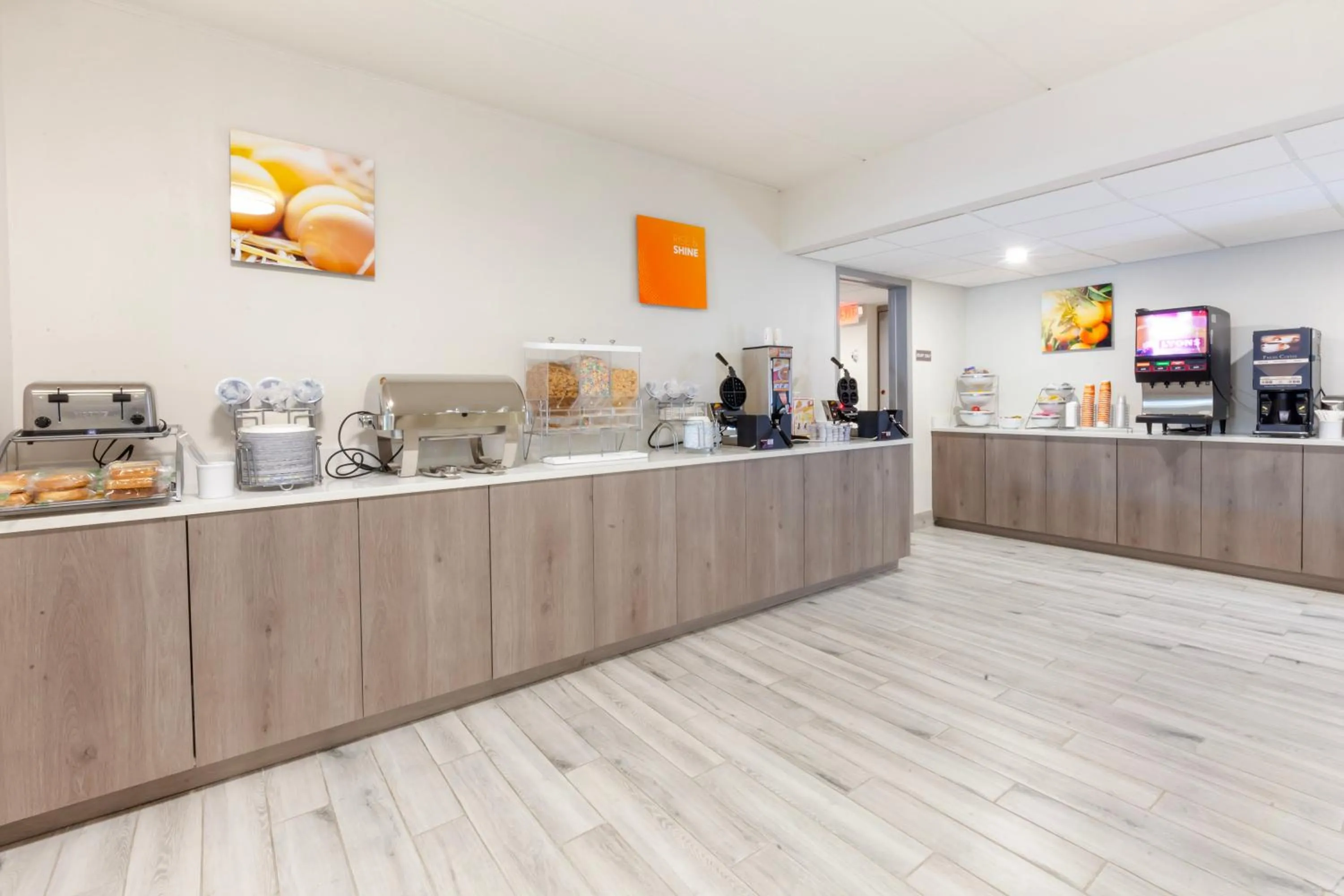 Breakfast in Comfort Inn & Suites