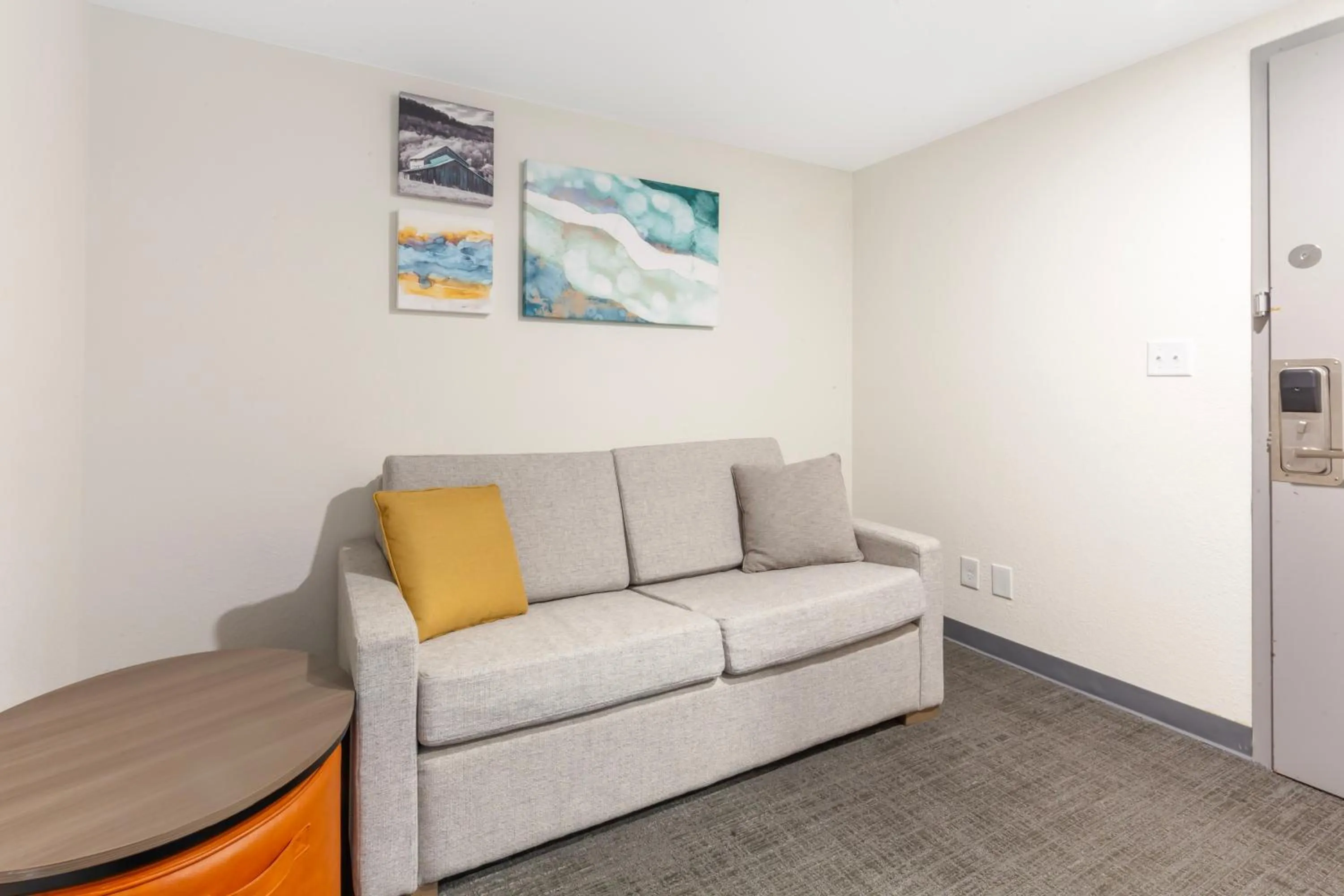 Comfort Inn & Suites