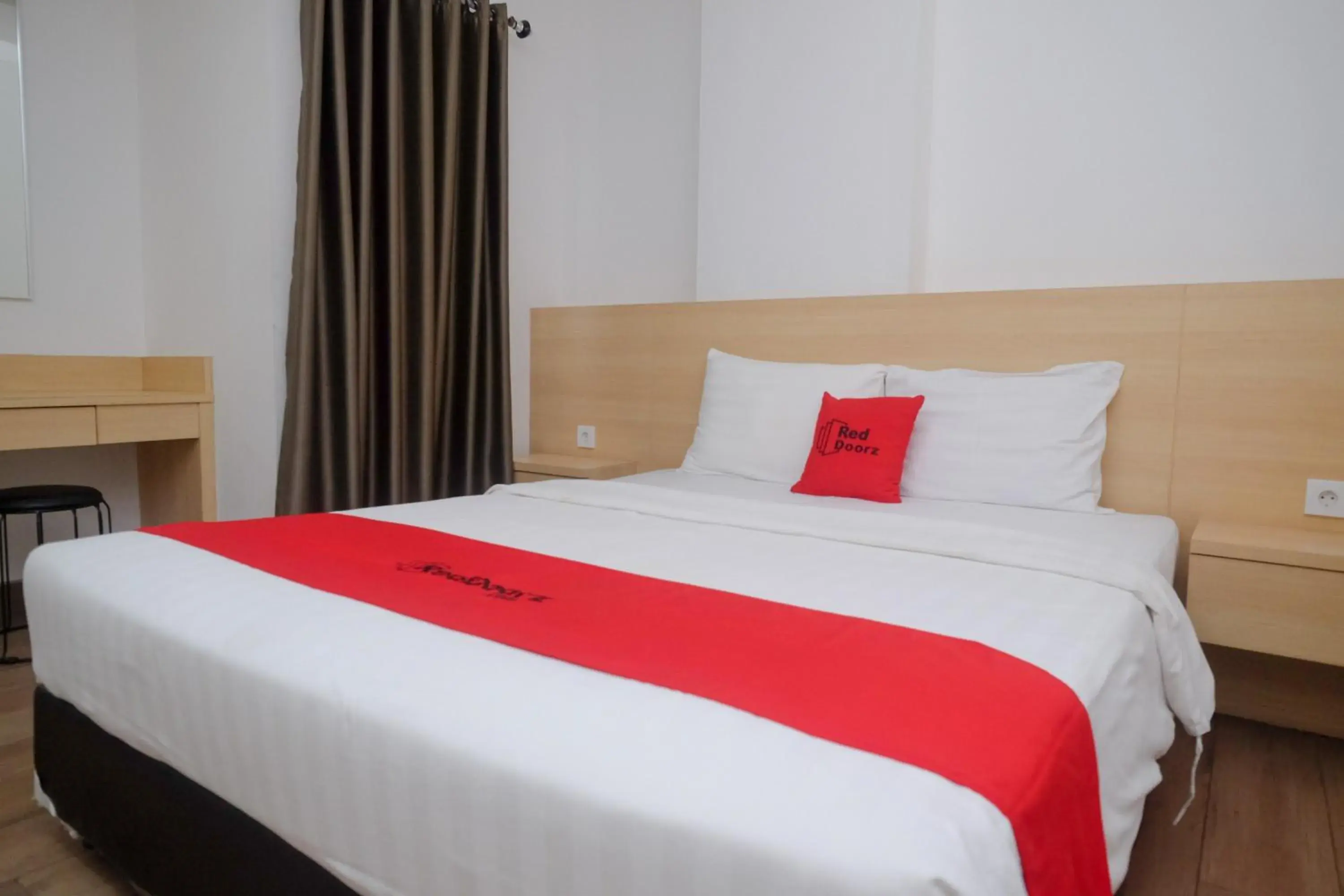 Bed in RedDoorz Apartment near Exit Toll Colomadu Bed in RedDoorz Apartment near Exit Toll Colomadu