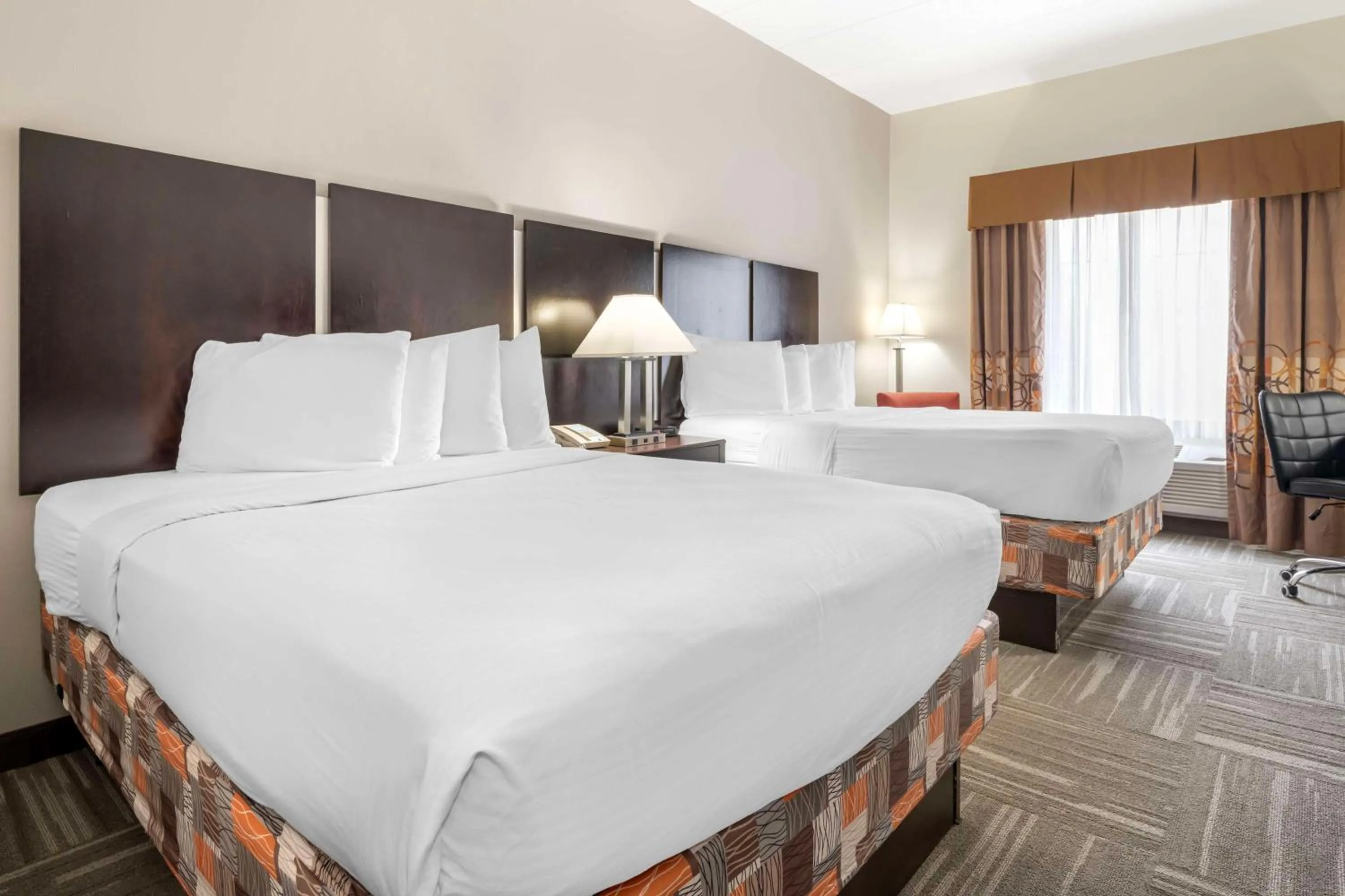 Bedroom, Bed in Best Western Mason Inn