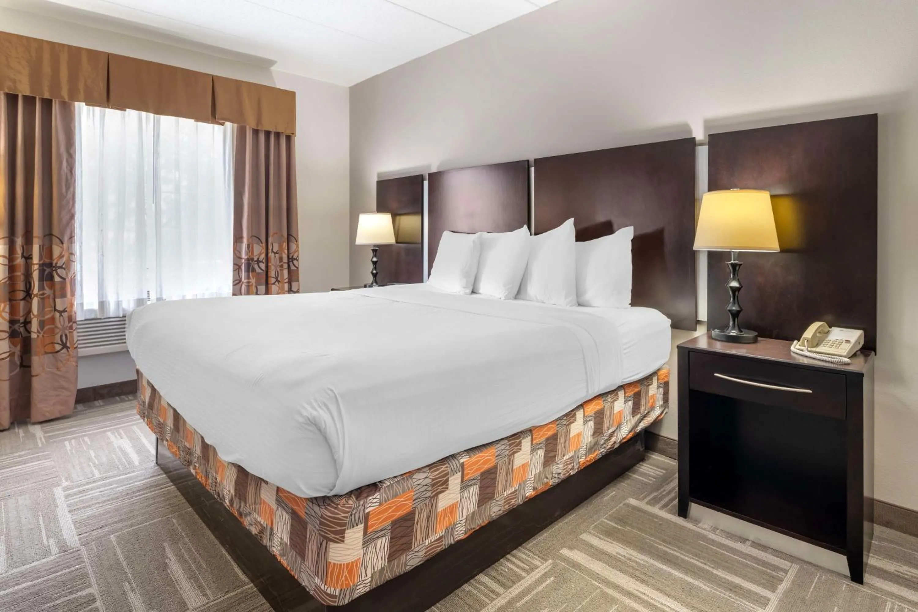 Bedroom, Bed in Best Western Mason Inn