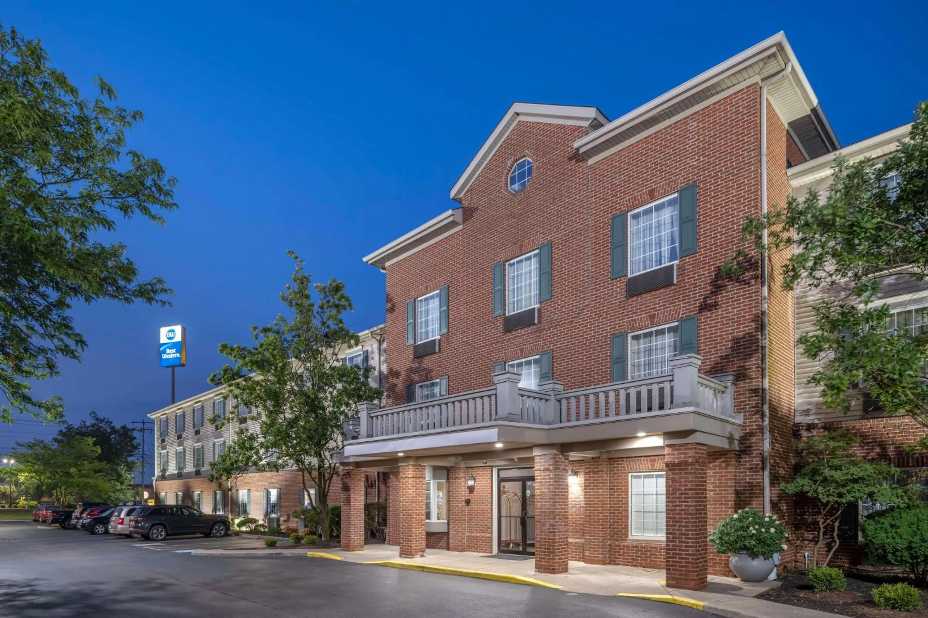 Property building in Best Western Mason Inn