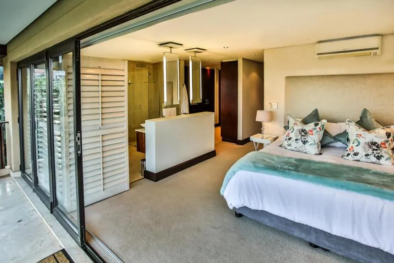 Bed in Zimbali 4 Bedroom with pool ZHB1