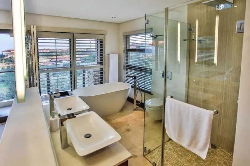 Shower in Zimbali 4 Bedroom with pool ZHB1
