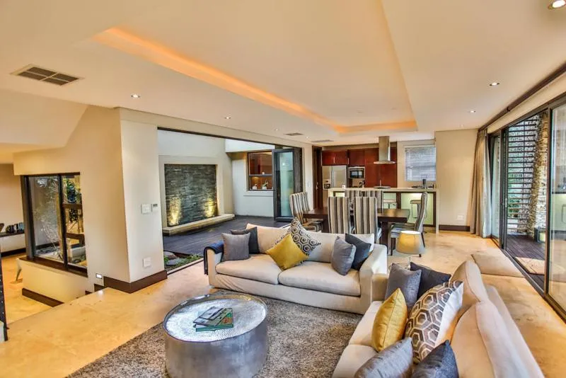 Lounge or bar in Zimbali 4 Bedroom with pool ZHB1