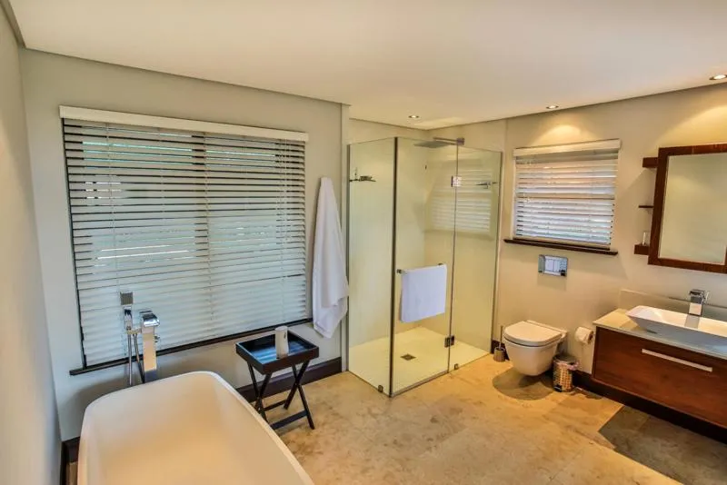 Shower in Zimbali 4 Bedroom with pool ZHB1