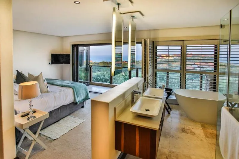 Sea view in Zimbali 4 Bedroom with pool ZHB1