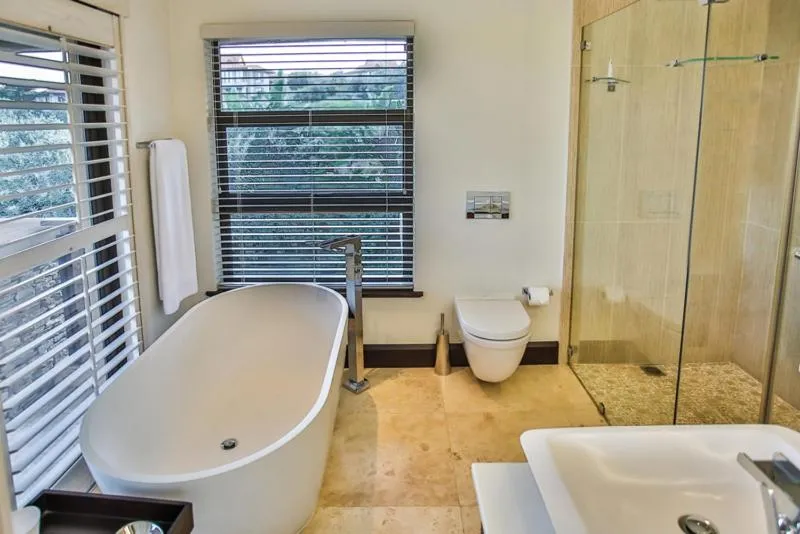 Shower in Zimbali 4 Bedroom with pool ZHB1