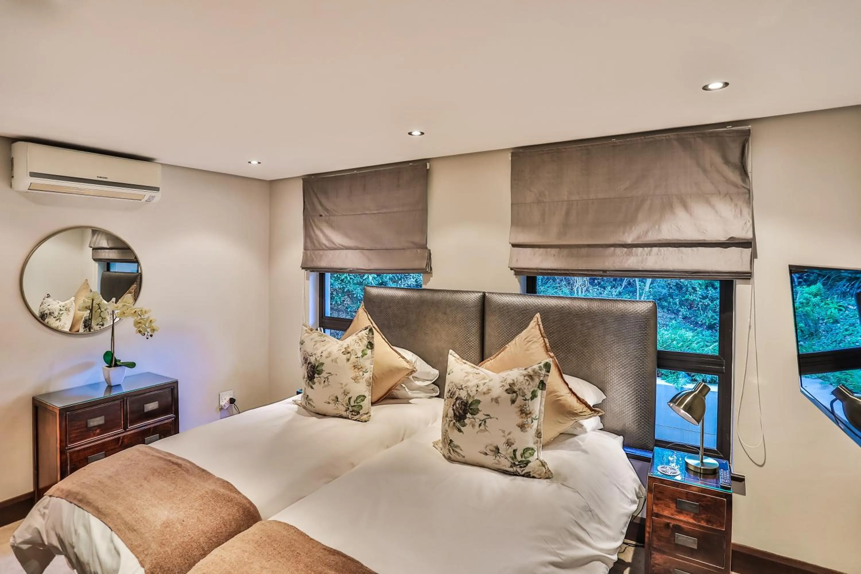 Bed in Zimbali 4 Bedroom with pool ZHB1
