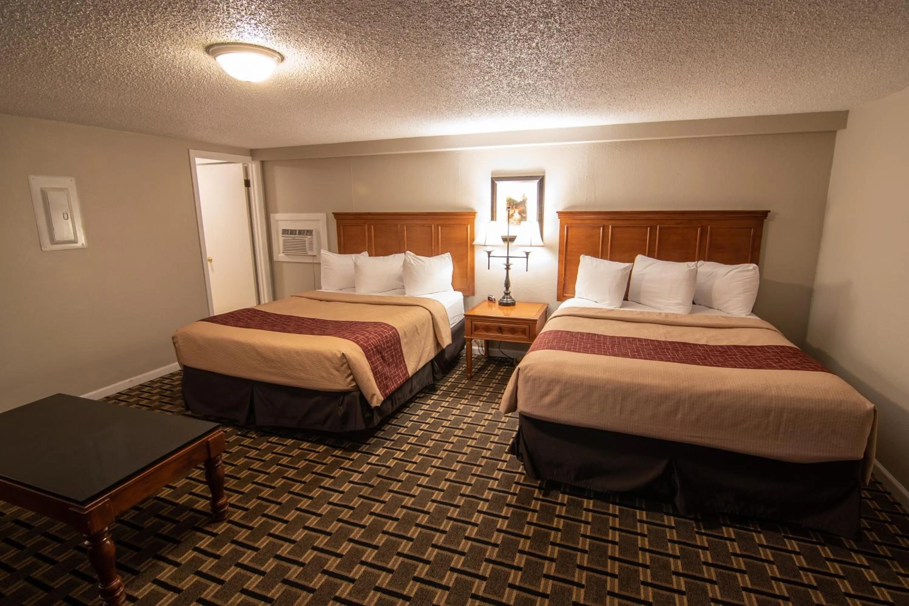 Bed in The Crow Peak Lodge