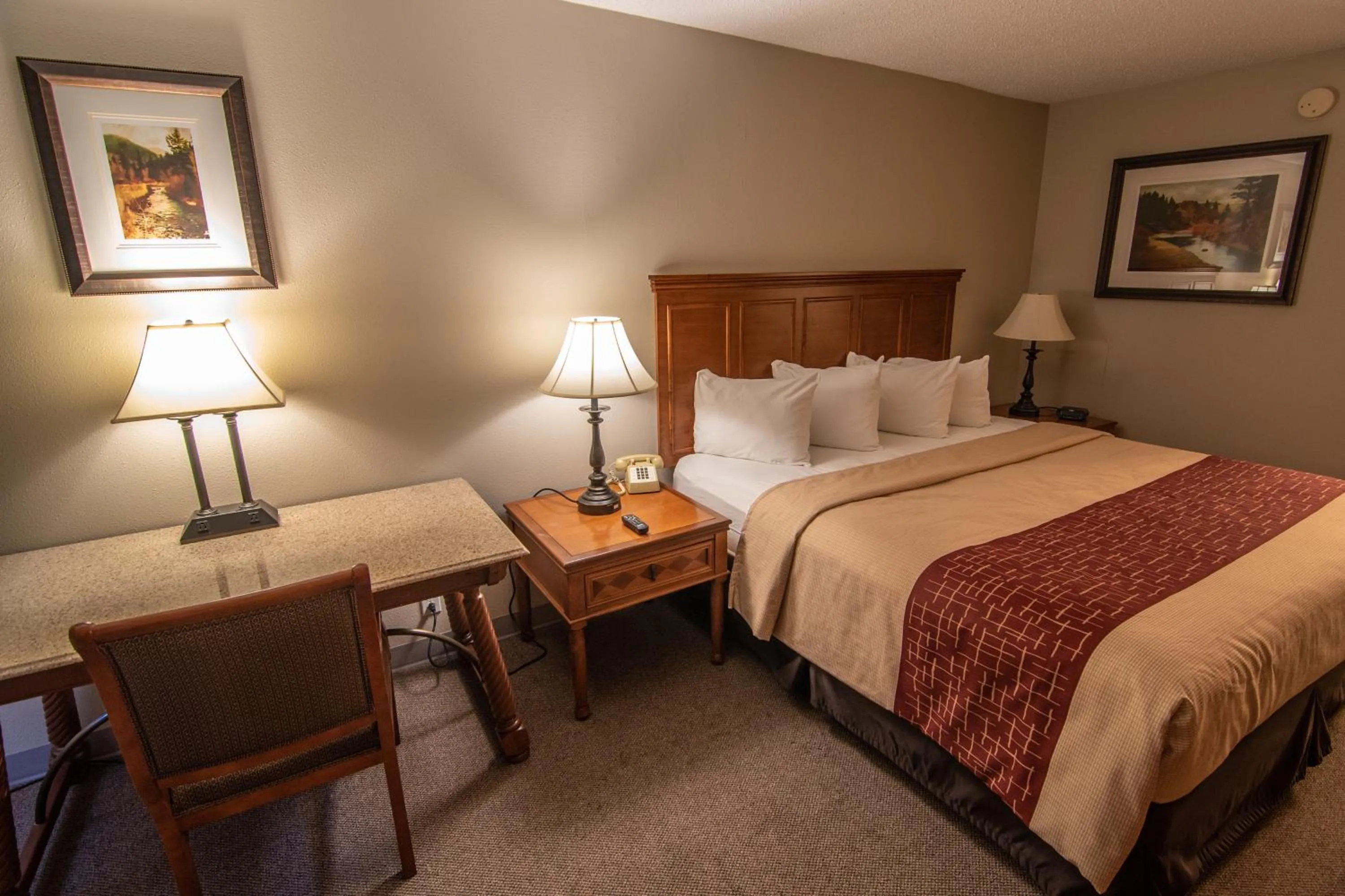 Bed in The Crow Peak Lodge