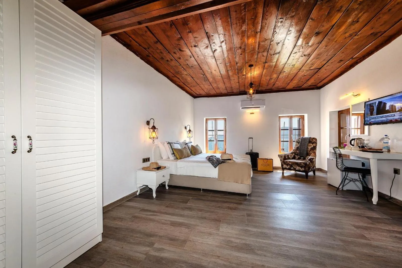 Bed in Mets Boutique Hotel