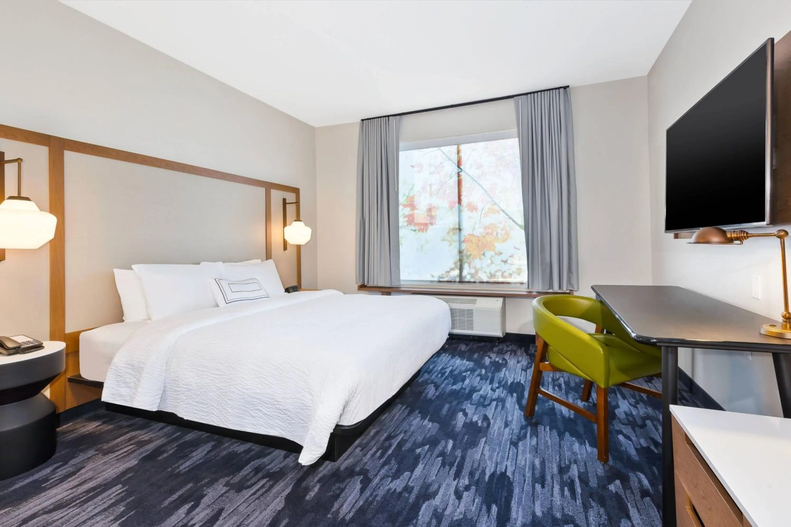 Photo of the whole room, Bed in Fairfield Inn & Suites by Marriott Cincinnati Airport South/Florence