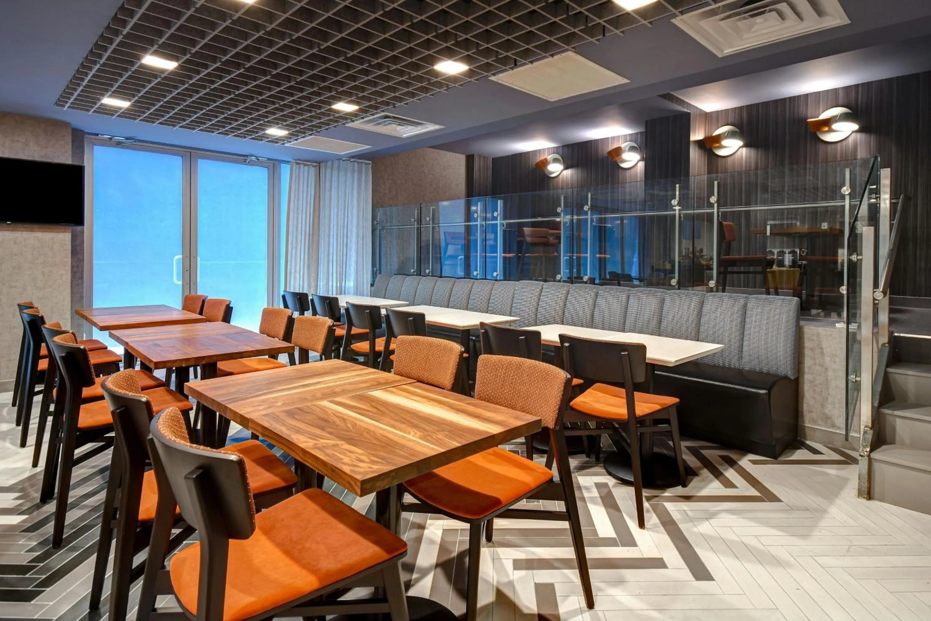 Breakfast in SpringHill Suites by Marriott New York Midtown Manhattan/Park Ave