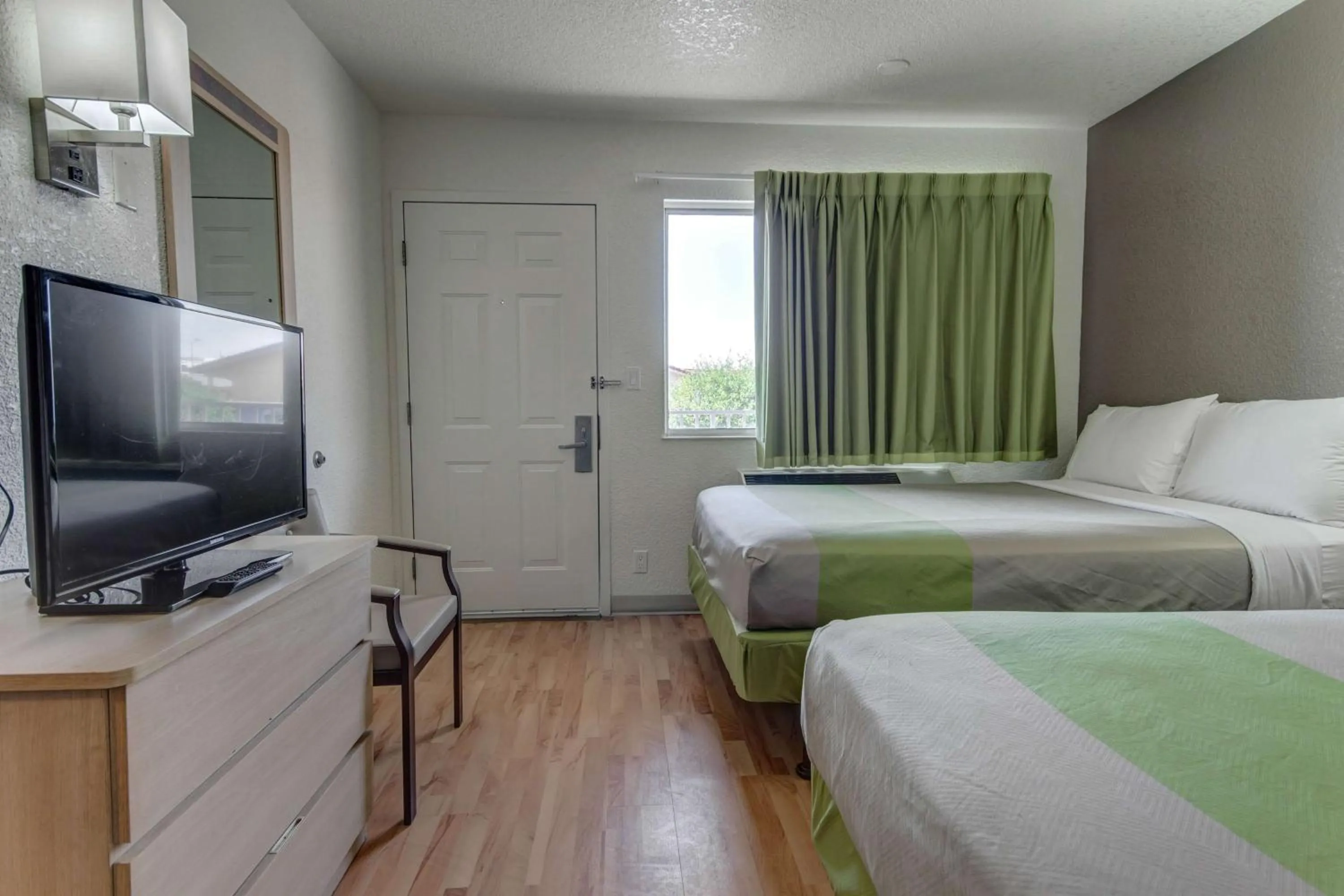 Bedroom, Bed in Studio 6-El Paso, TX - East