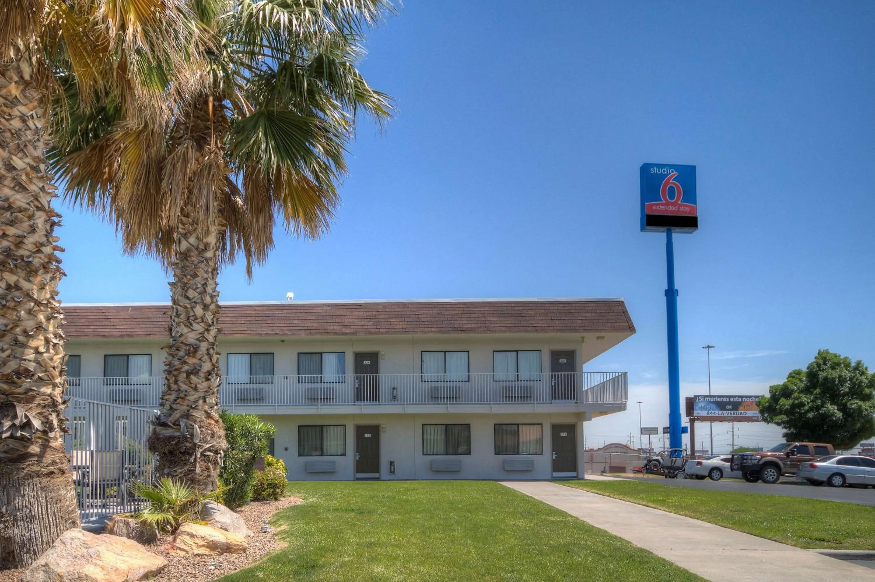 Property building in Studio 6-El Paso, TX - East