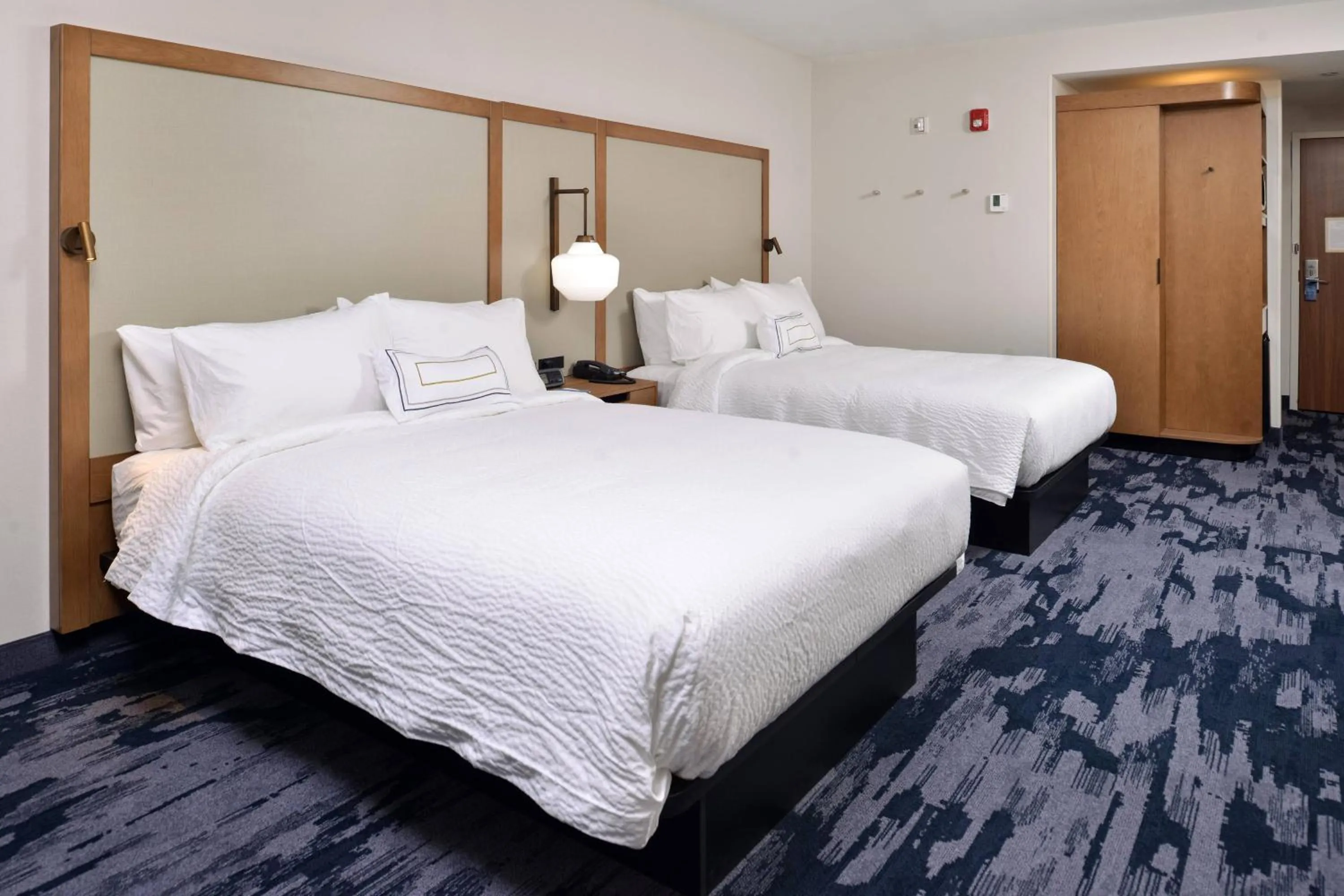 Bedroom, Bed in Fairfield Inn & Suites by Marriott Canton