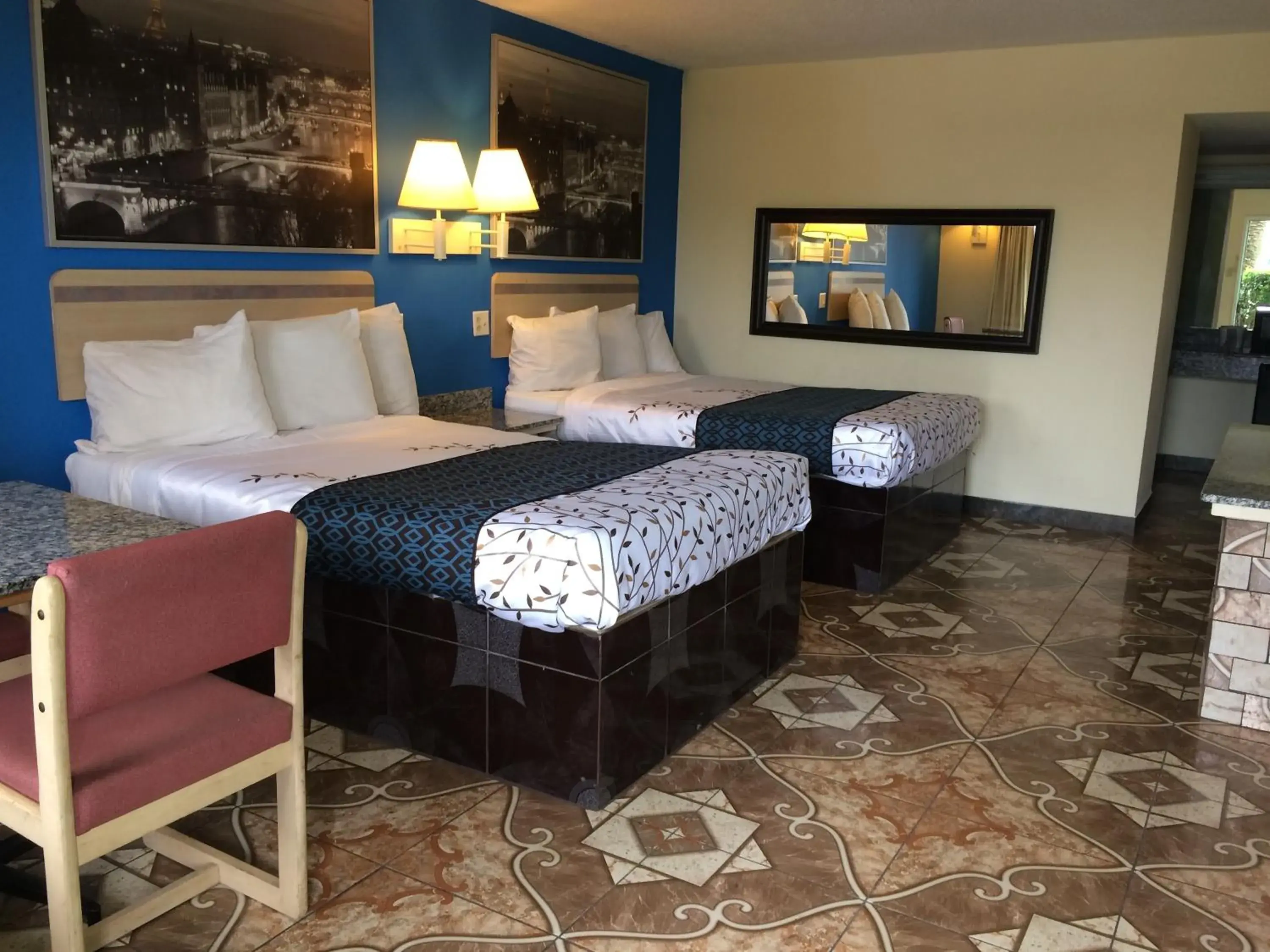 Bed in Americas Best Value Inn Beaumont Bed in Americas Best Value Inn Beaumont