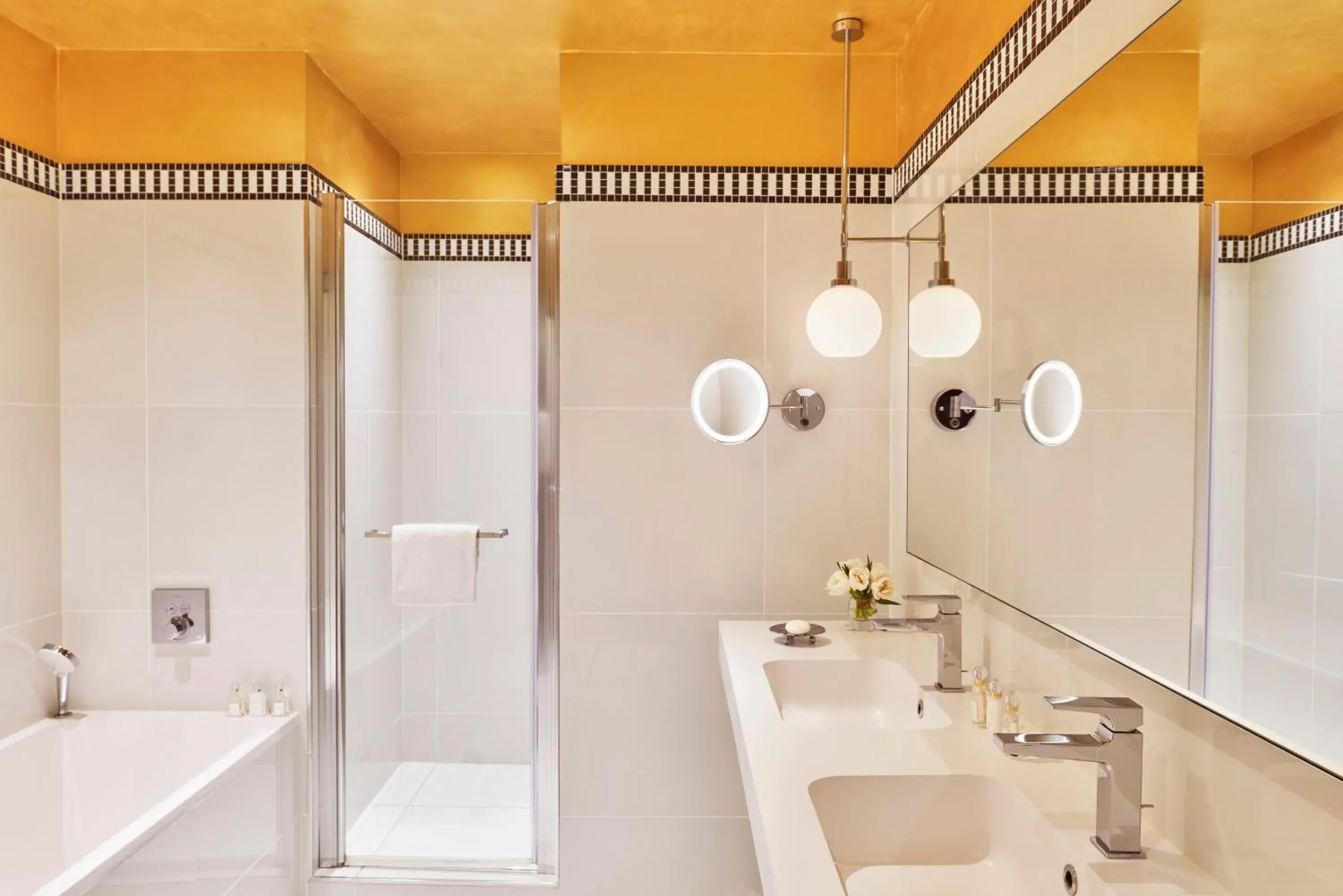 Prestige Double Room in Hôtel Barrière Le Westminster Prestige Double Room in Hôtel Barrière Le Westminster