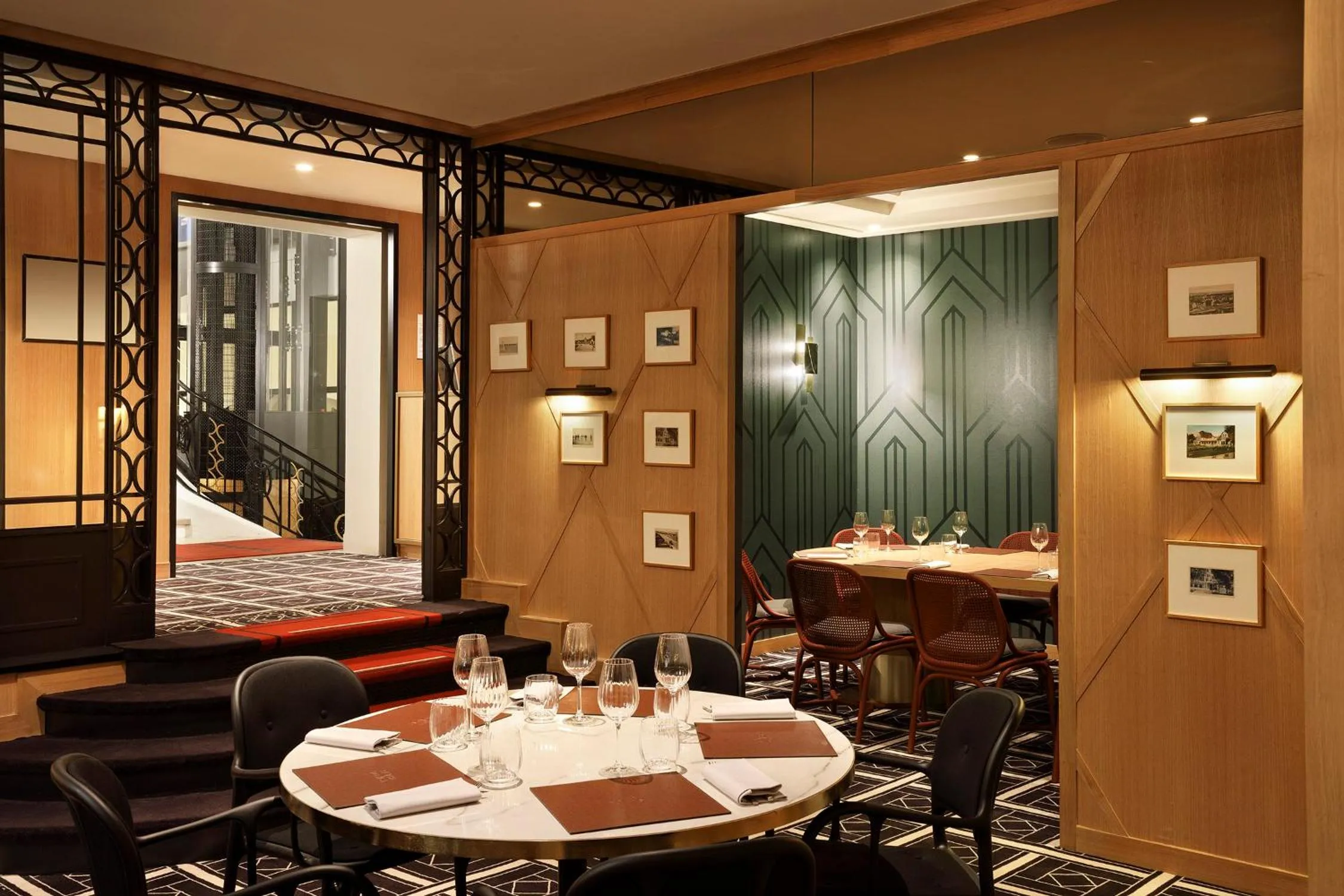 Restaurant/places to eat in Hôtel Barrière Le Westminster