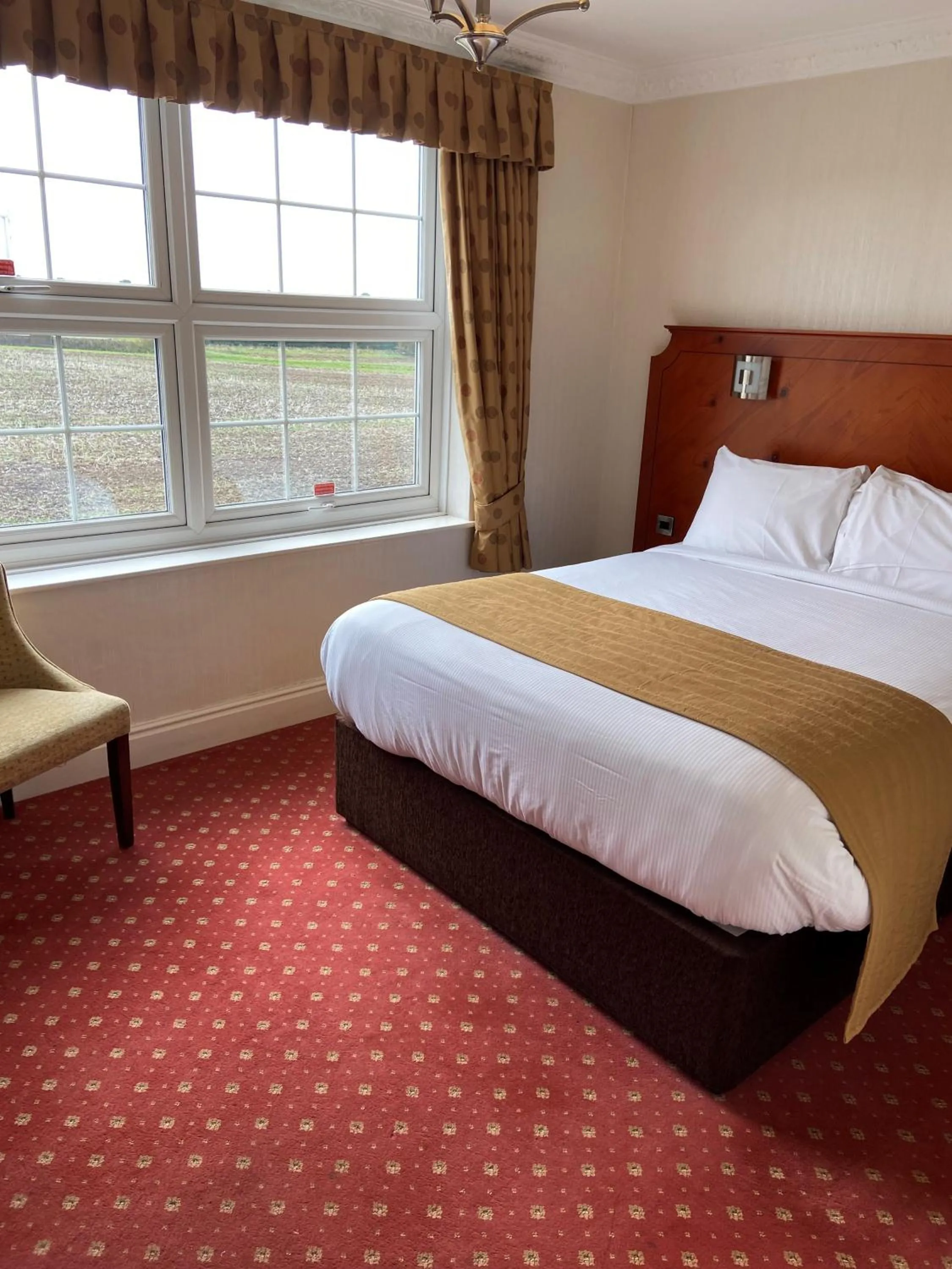 Bedroom, Bed in Loftsome Bridge Hotel