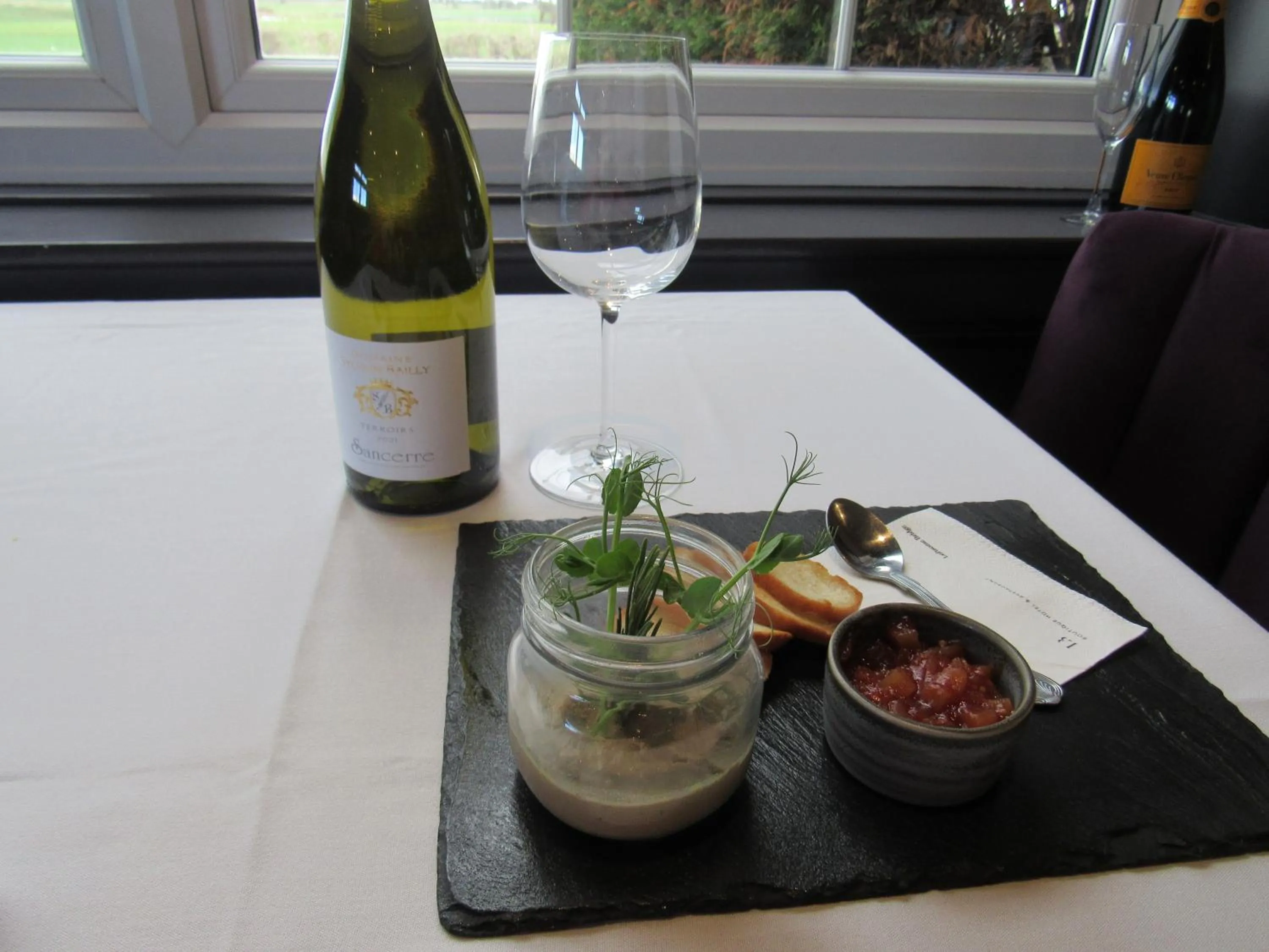 Food and drinks in Loftsome Bridge Hotel