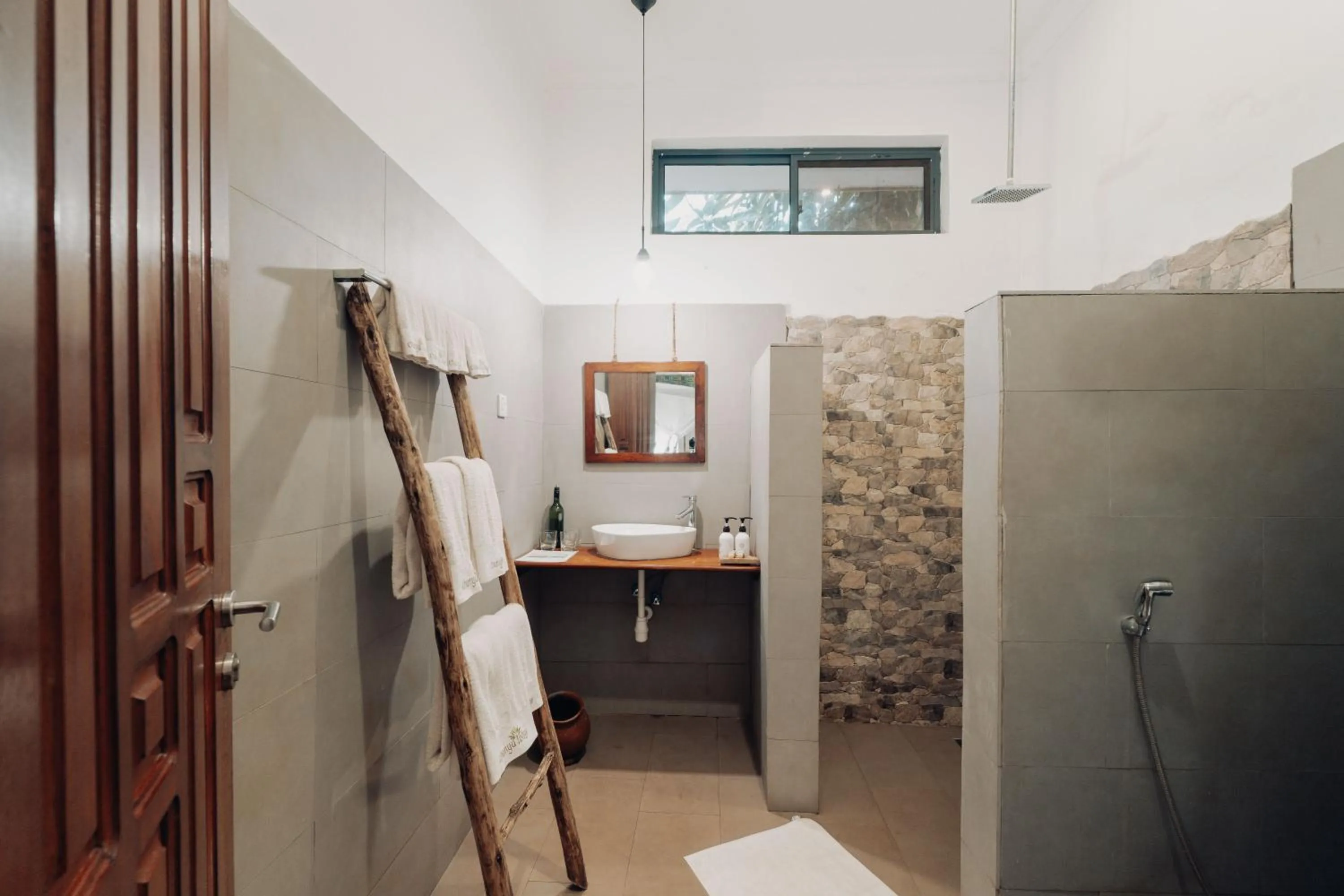 Shower in Chanya by Ardhi Africa