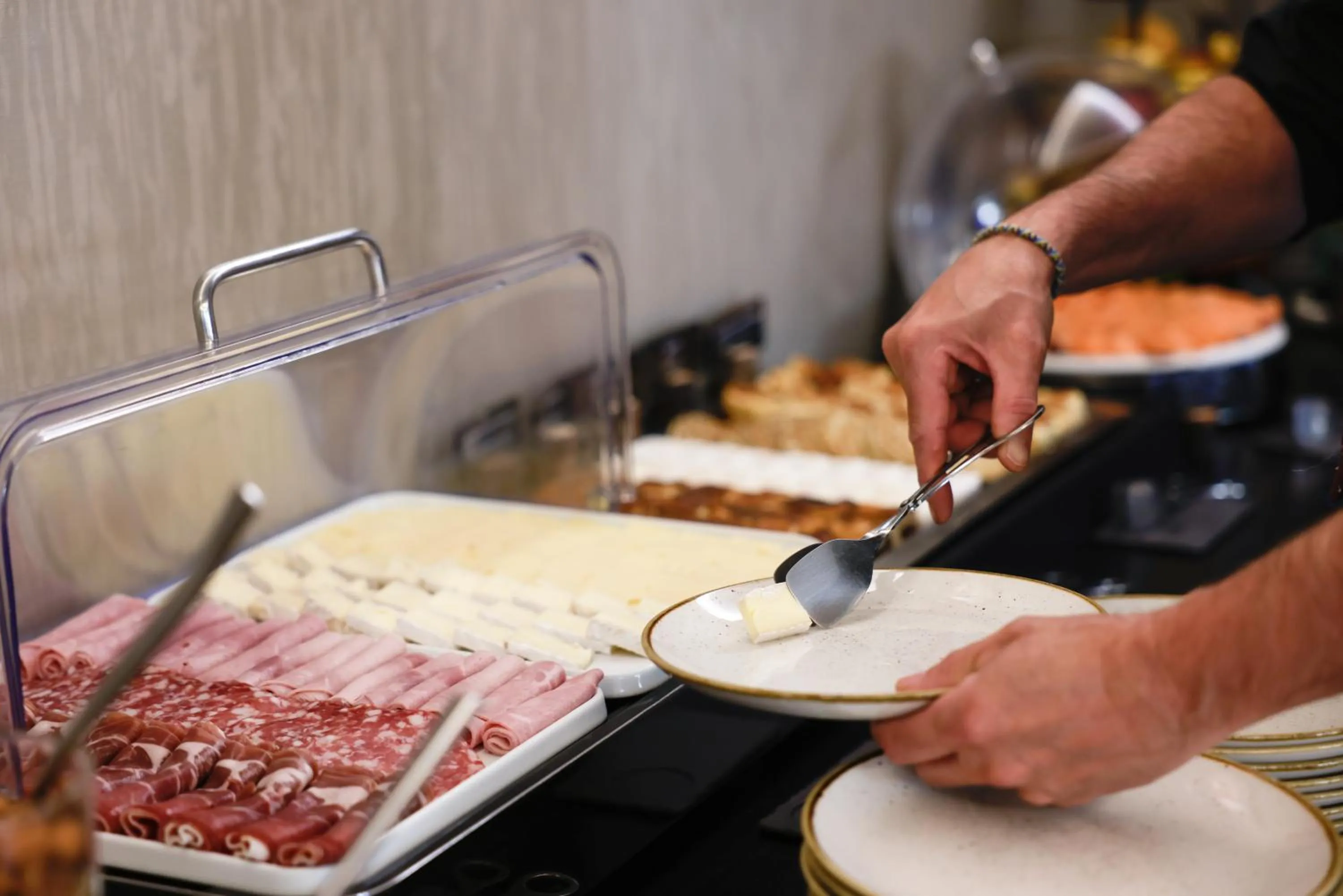 Buffet breakfast in Hôtel La Villefromoy
