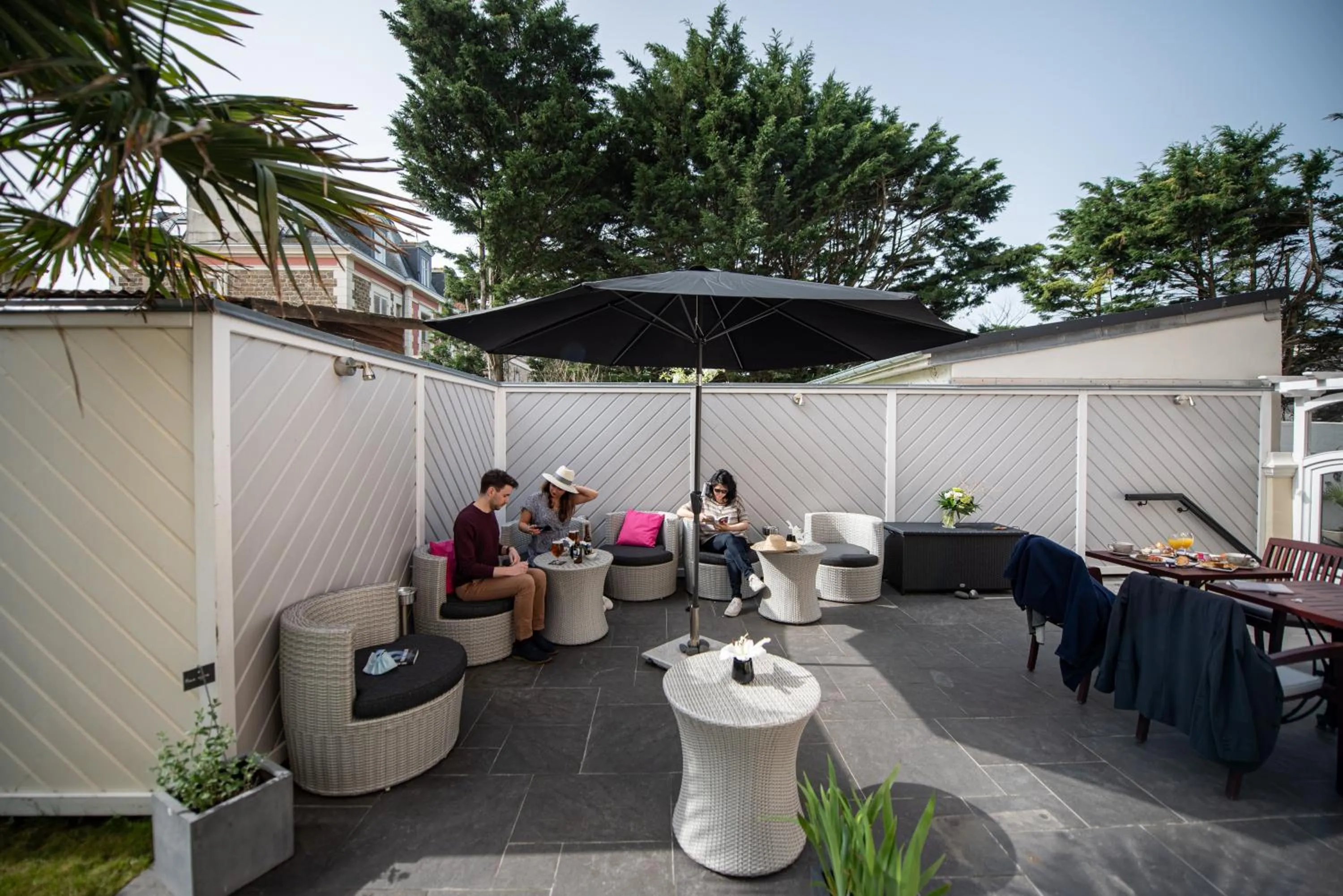 Patio in Hôtel La Villefromoy