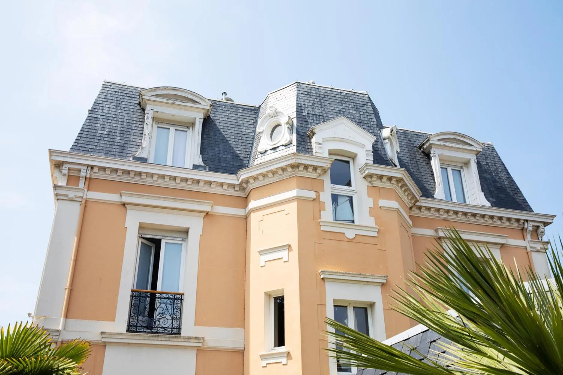 Property building in Hôtel La Villefromoy