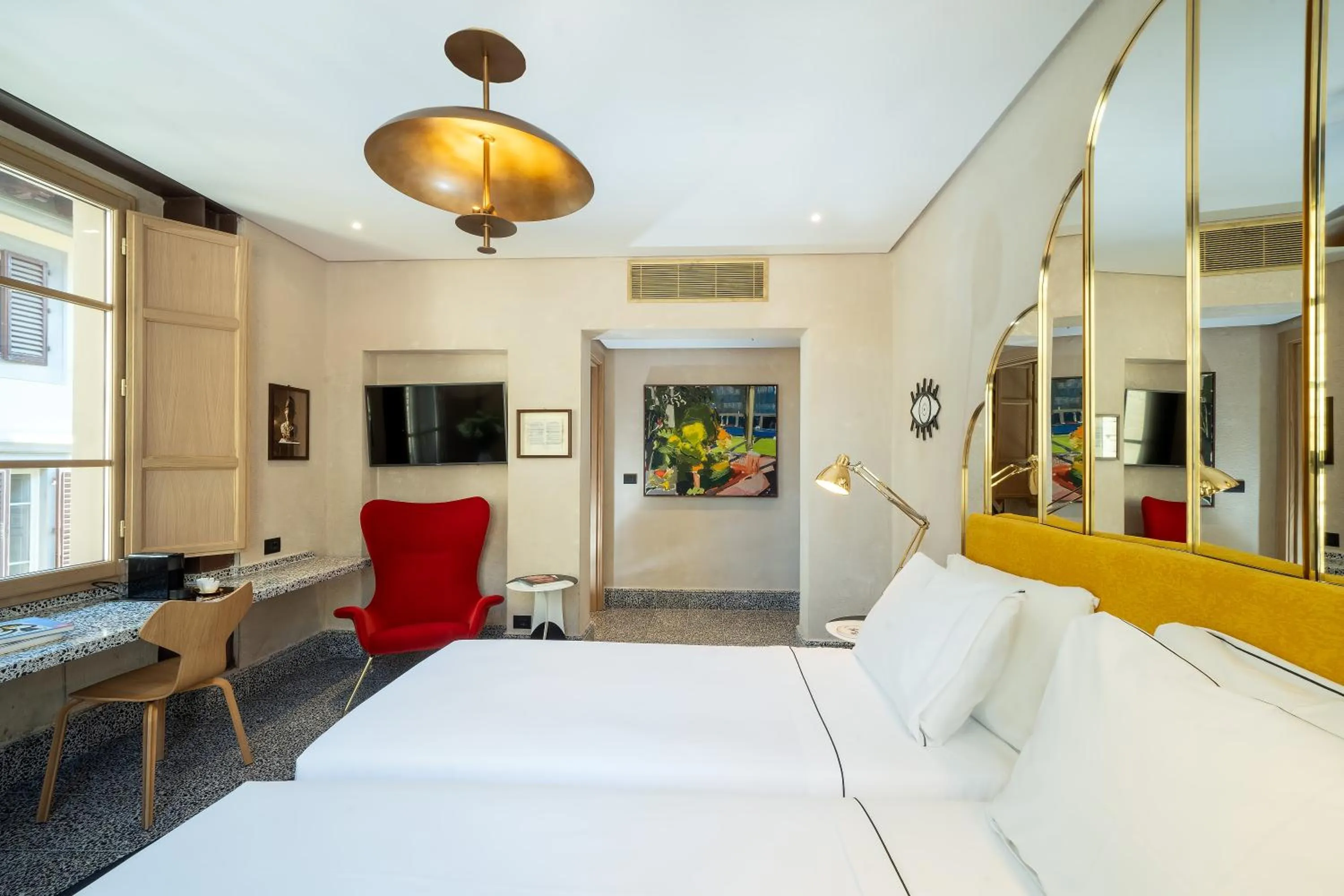 Photo of the whole room, Bed in Hotel Calimala Florence