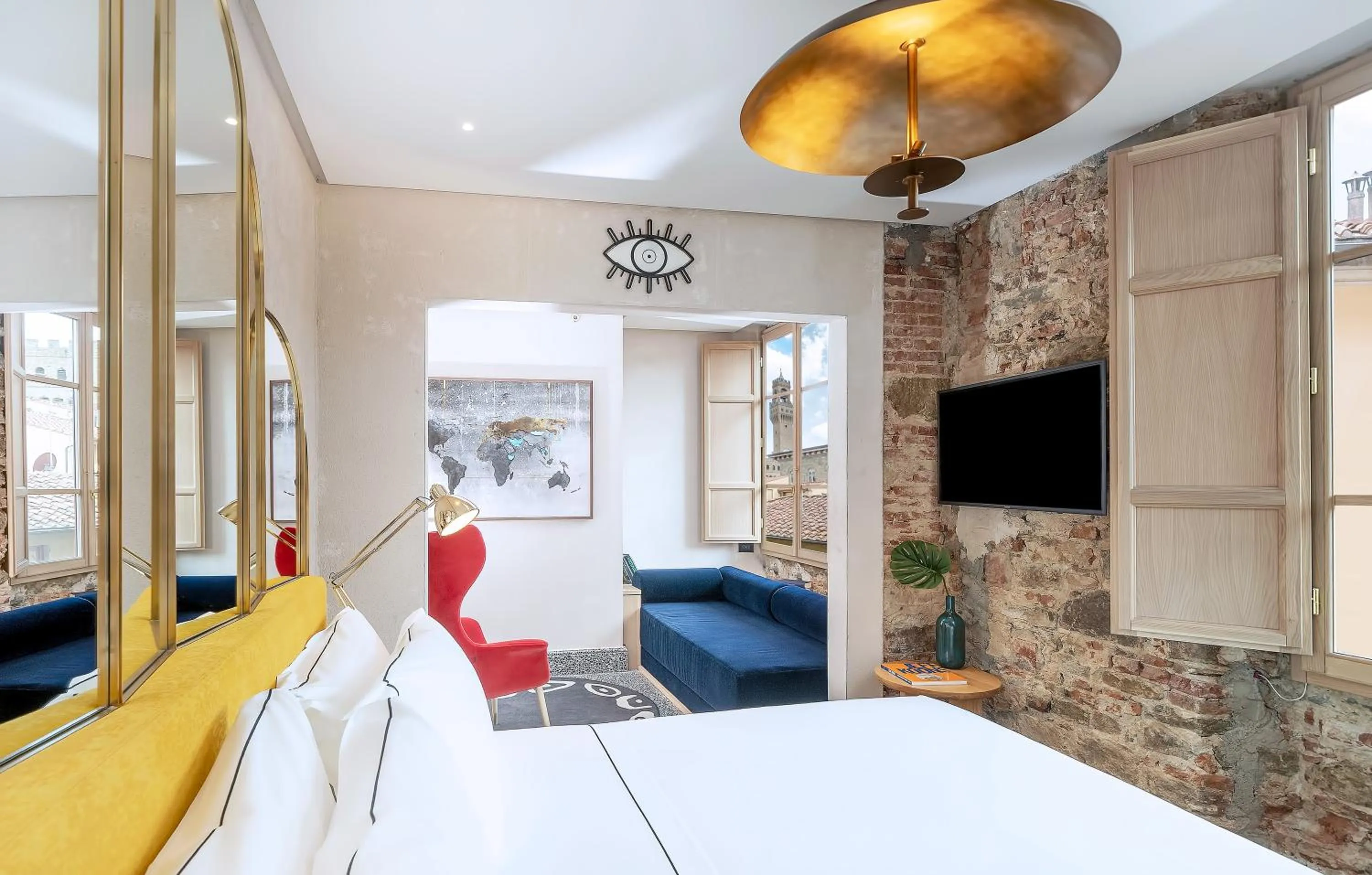 Photo of the whole room, Bed in Hotel Calimala Florence