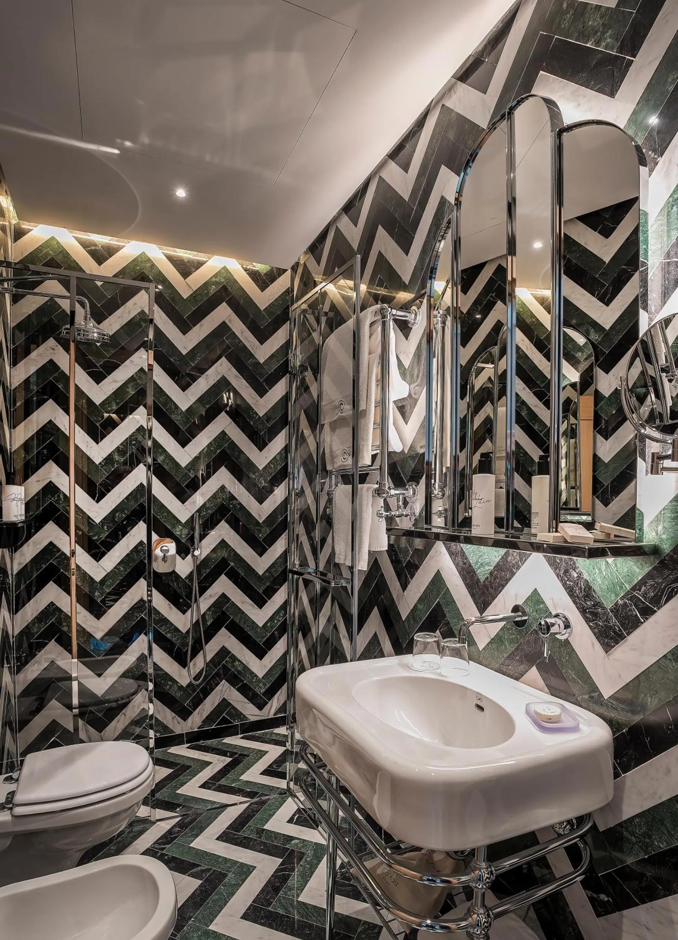 Shower in Hotel Calimala Florence