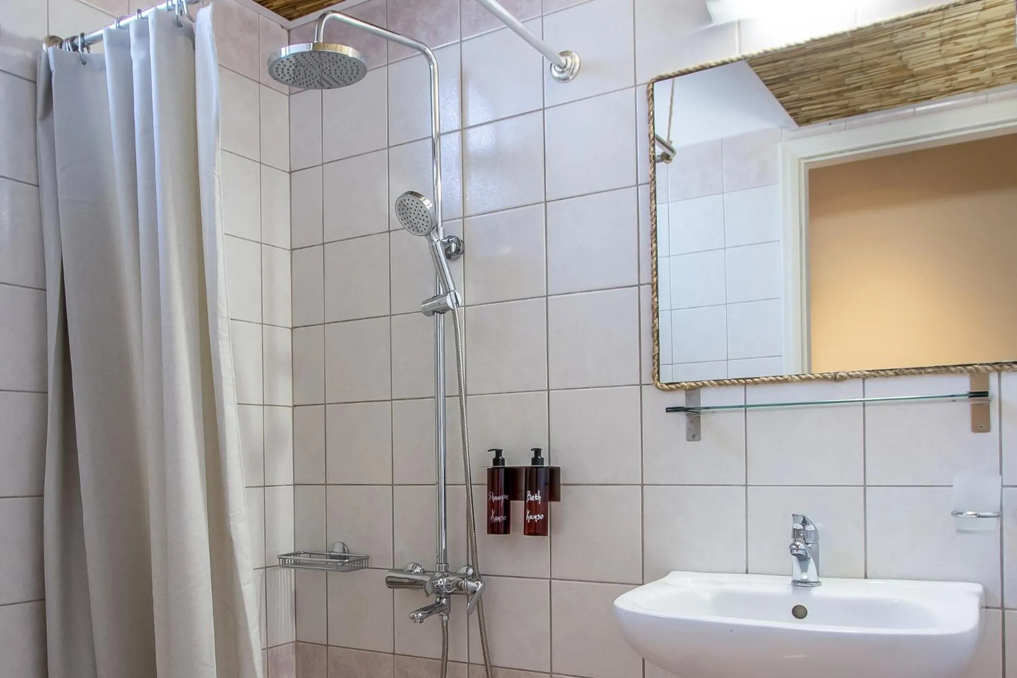 Shower in Kanso Rooms