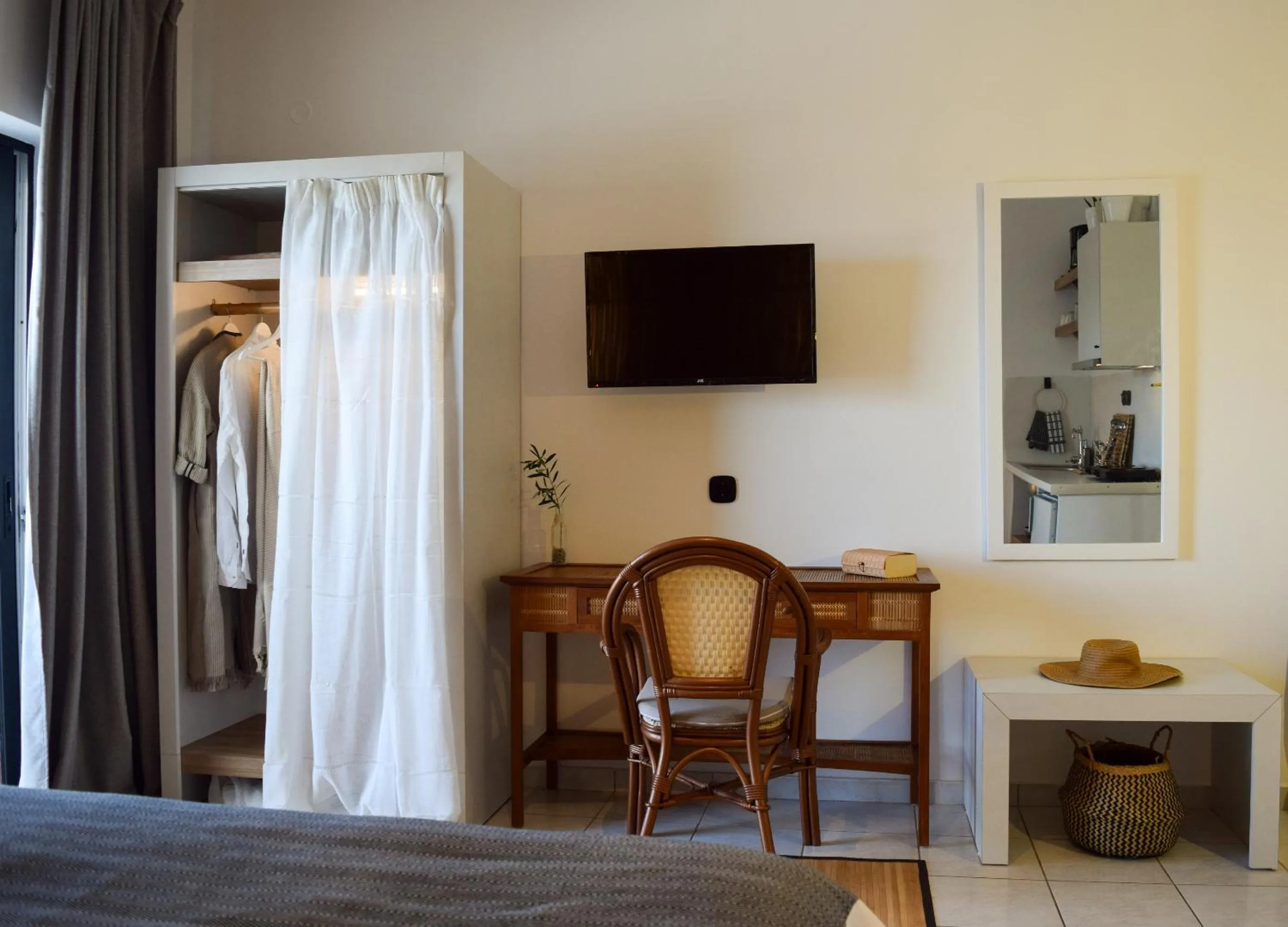 TV and multimedia, Bed in Kanso Rooms