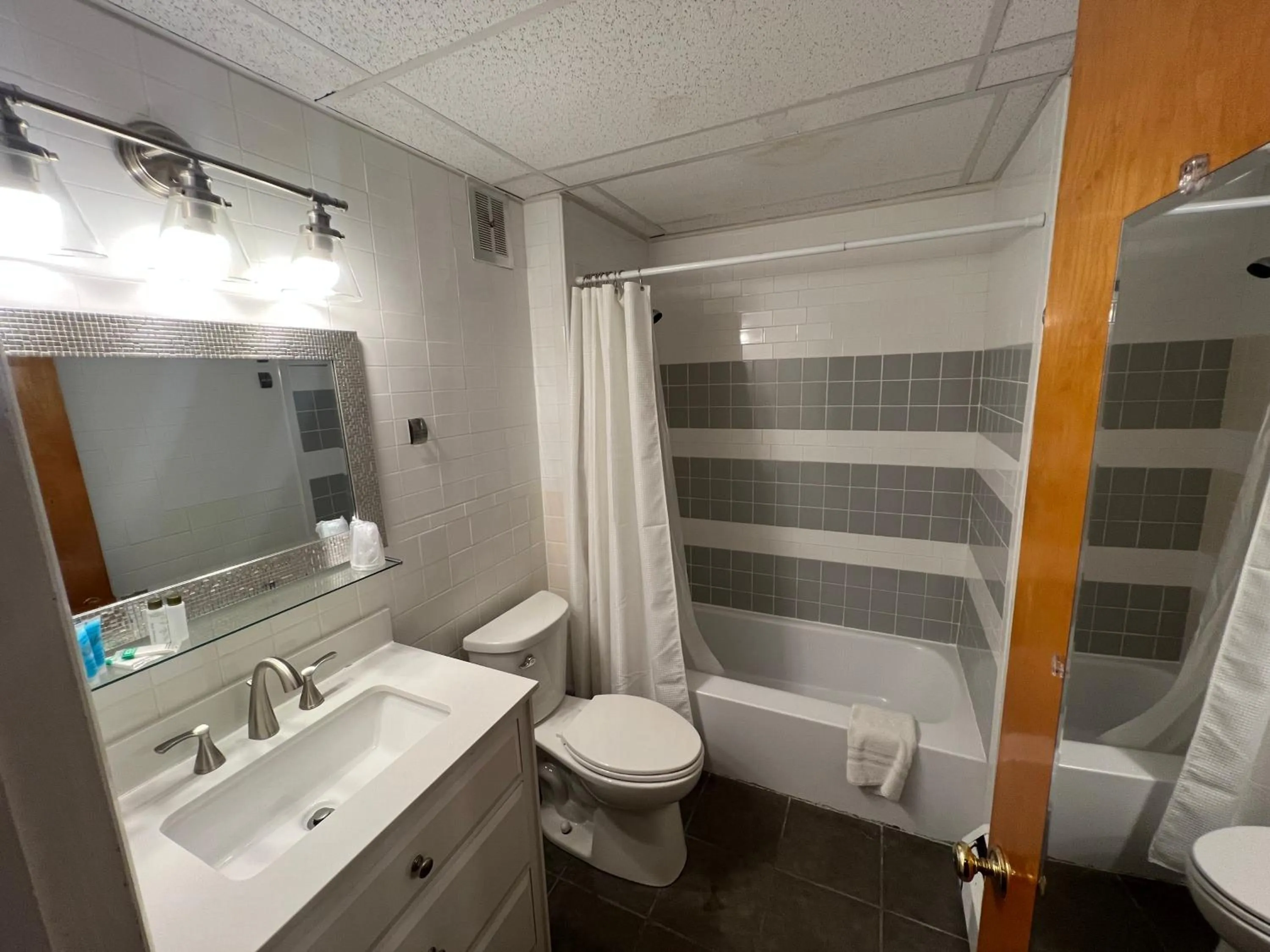 Bathroom in Ledge Rock at Whiteface