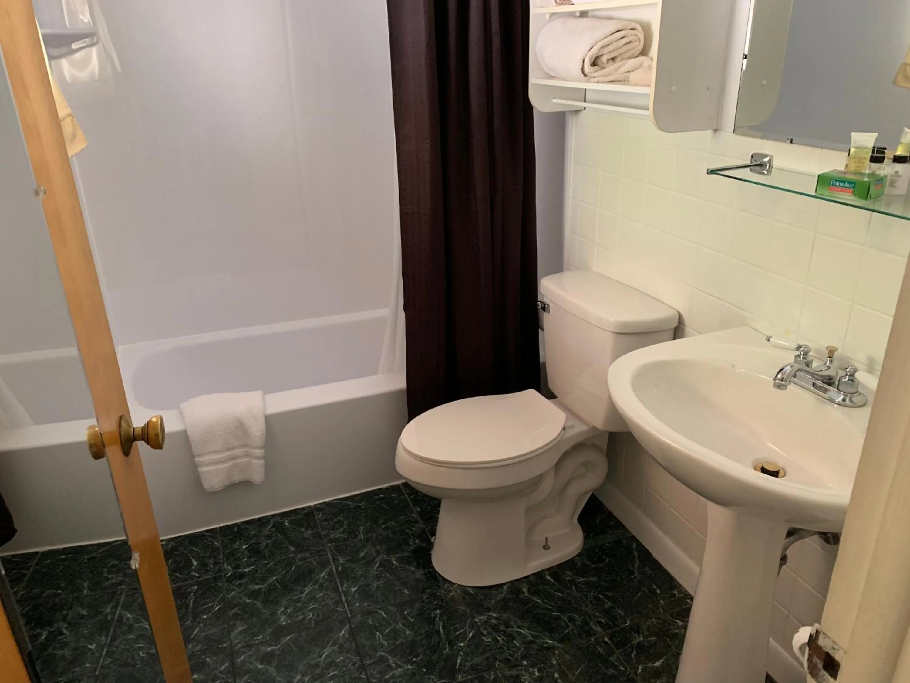 Bathroom in Ledge Rock at Whiteface