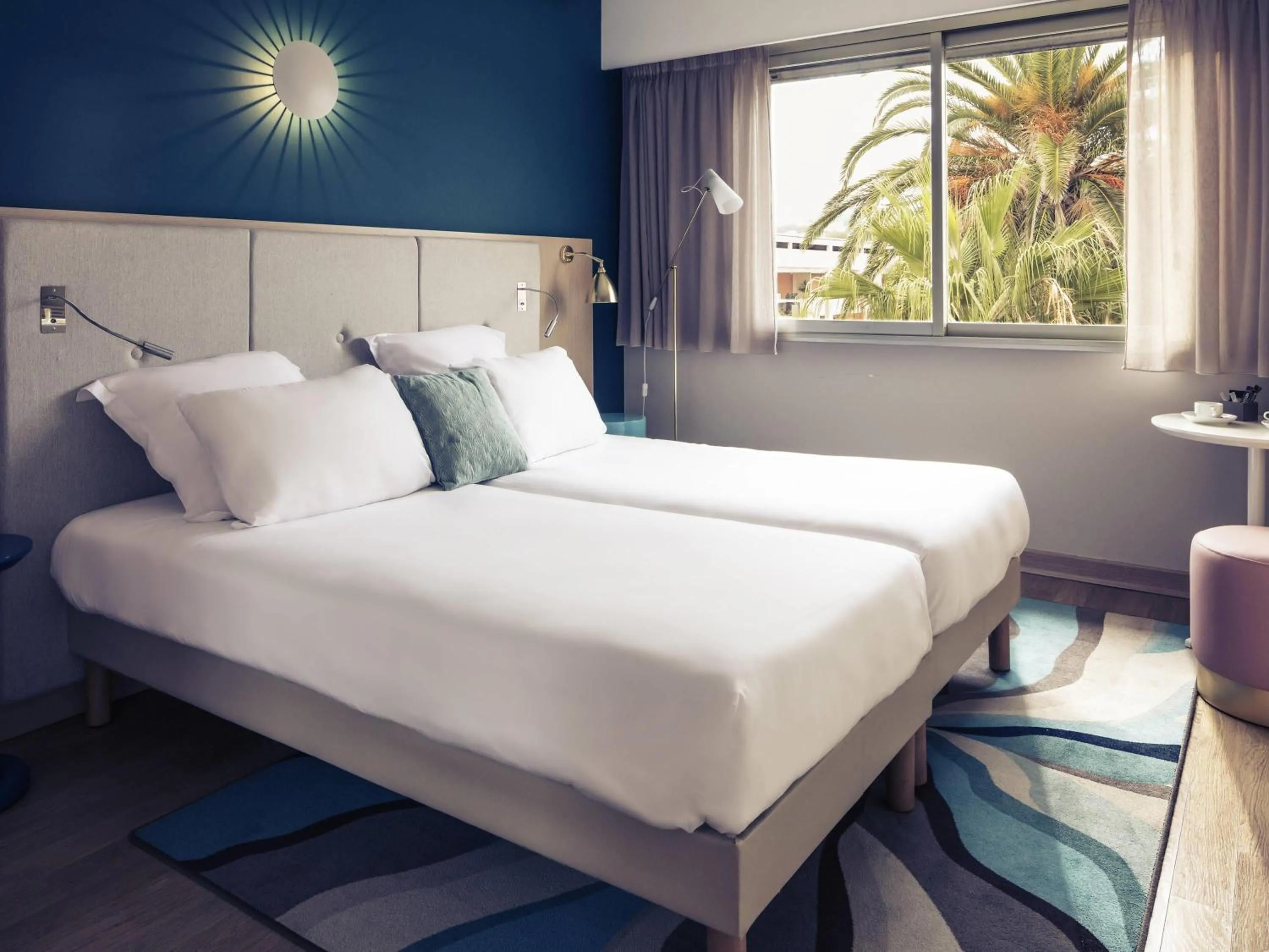 Bedroom, Bed in Mercure Villeneuve Loubet Plage