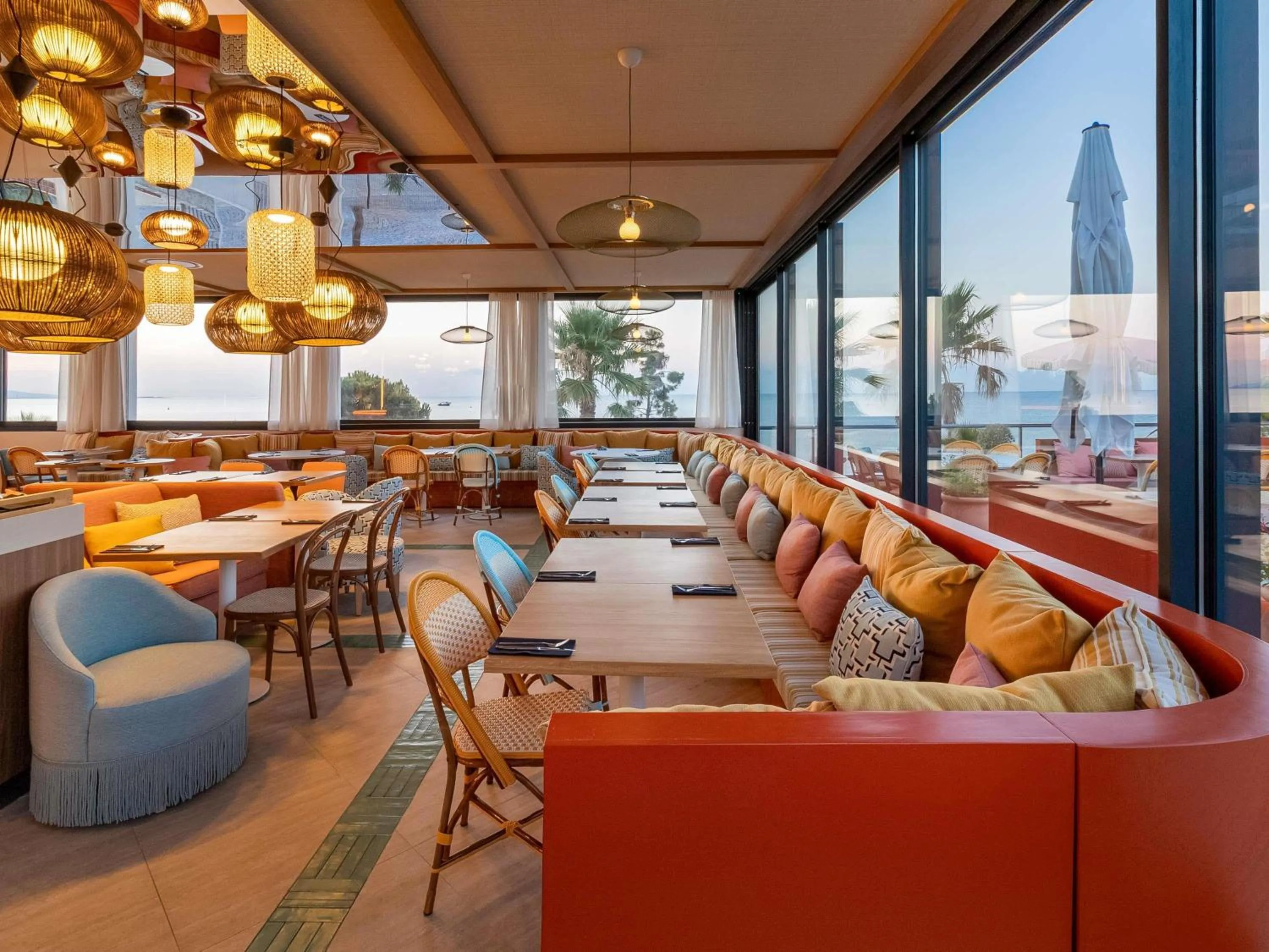 Restaurant/places to eat in Mercure Villeneuve Loubet Plage